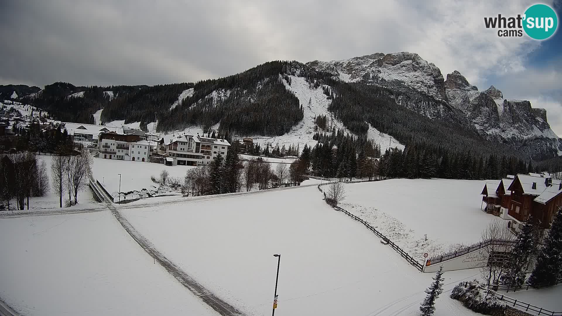 Kamera Corvara: Izjemen pogled na vrhove gorovja Sella v Dolomitih