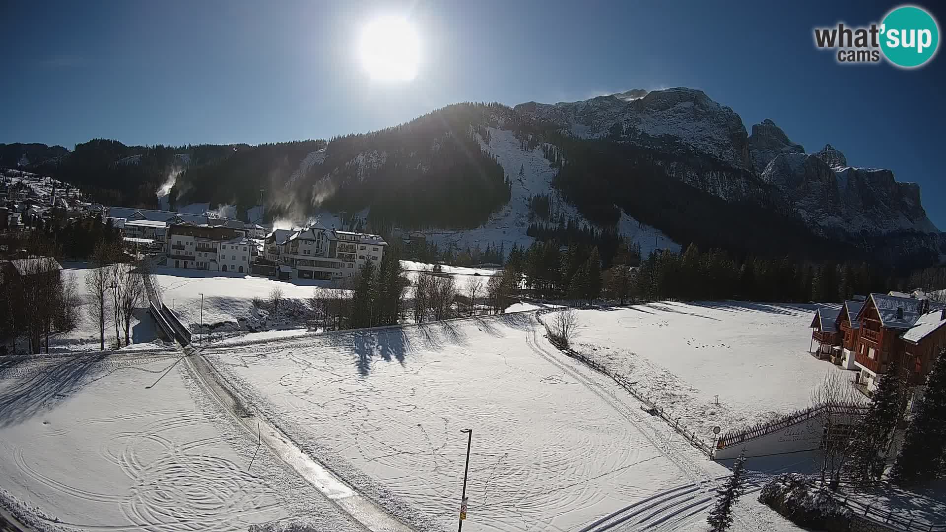 Kamera Corvara: Izjemen pogled na vrhove gorovja Sella v Dolomitih