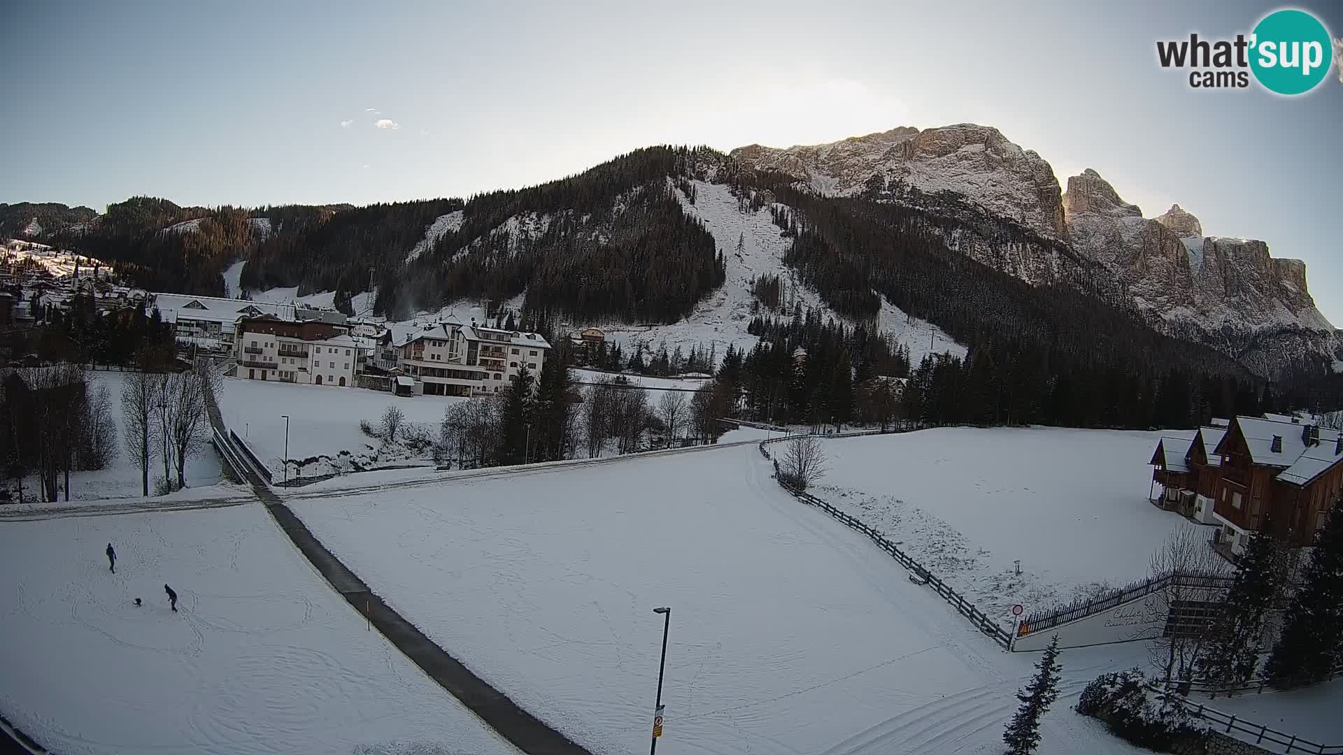 Kamera Corvara: Izjemen pogled na vrhove gorovja Sella v Dolomitih