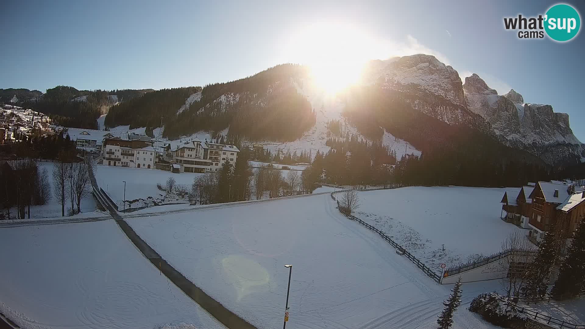 Kamera Corvara: Izjemen pogled na vrhove gorovja Sella v Dolomitih