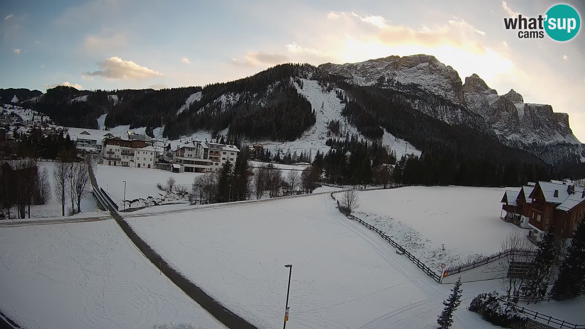 Kamera Corvara: Izjemen pogled na vrhove gorovja Sella v Dolomitih