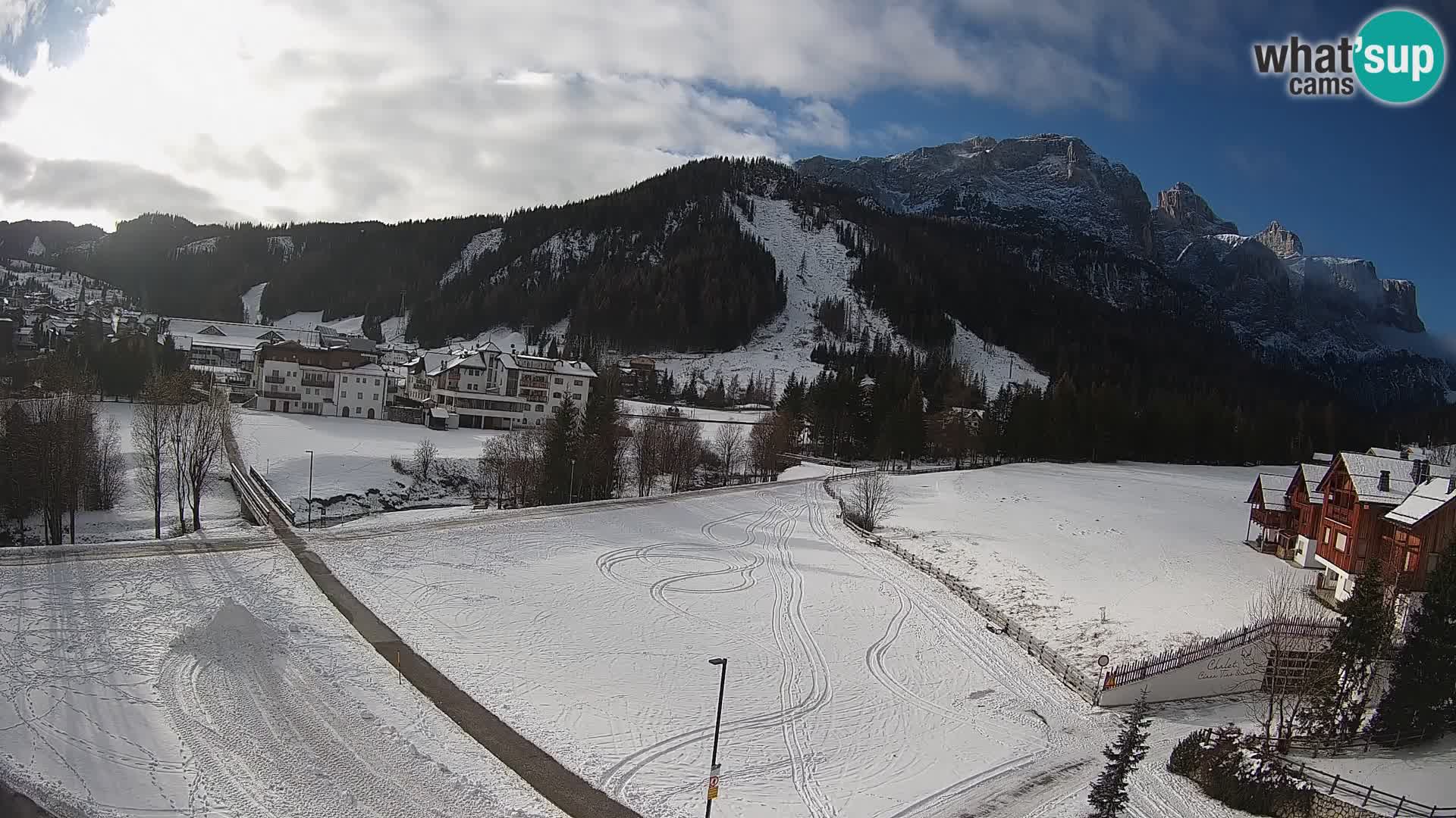 Kamera Corvara: Izjemen pogled na vrhove gorovja Sella v Dolomitih