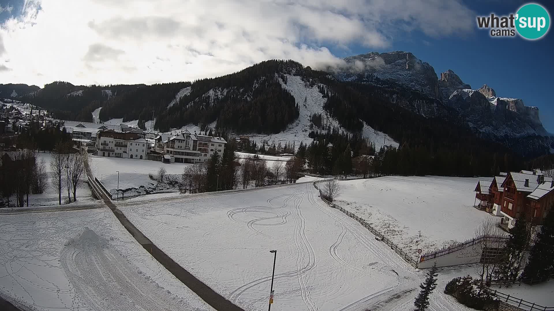 Kamera Corvara: Izjemen pogled na vrhove gorovja Sella v Dolomitih