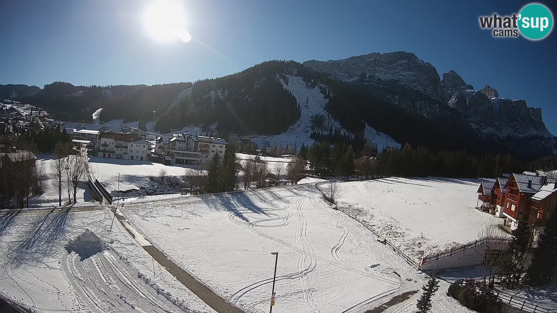 Kamera Corvara: Izjemen pogled na vrhove gorovja Sella v Dolomitih