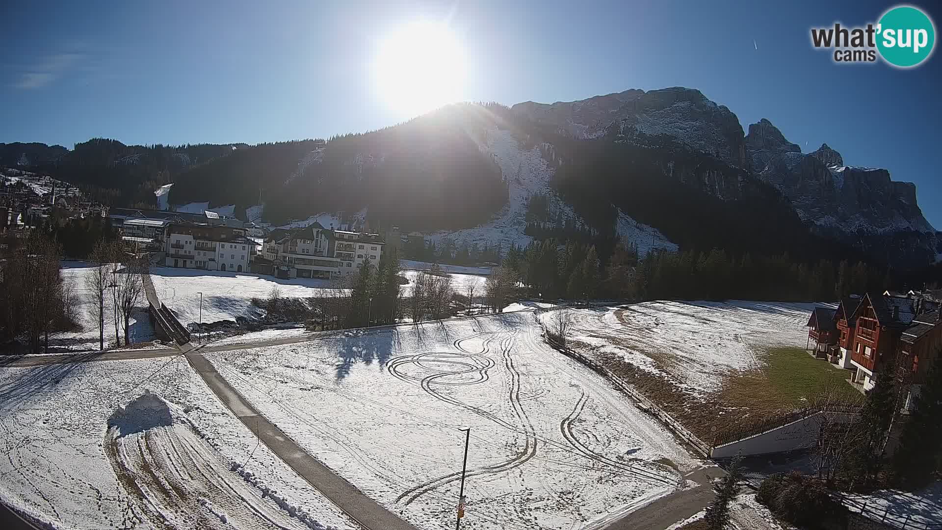 Kamera Corvara: Izjemen pogled na vrhove gorovja Sella v Dolomitih