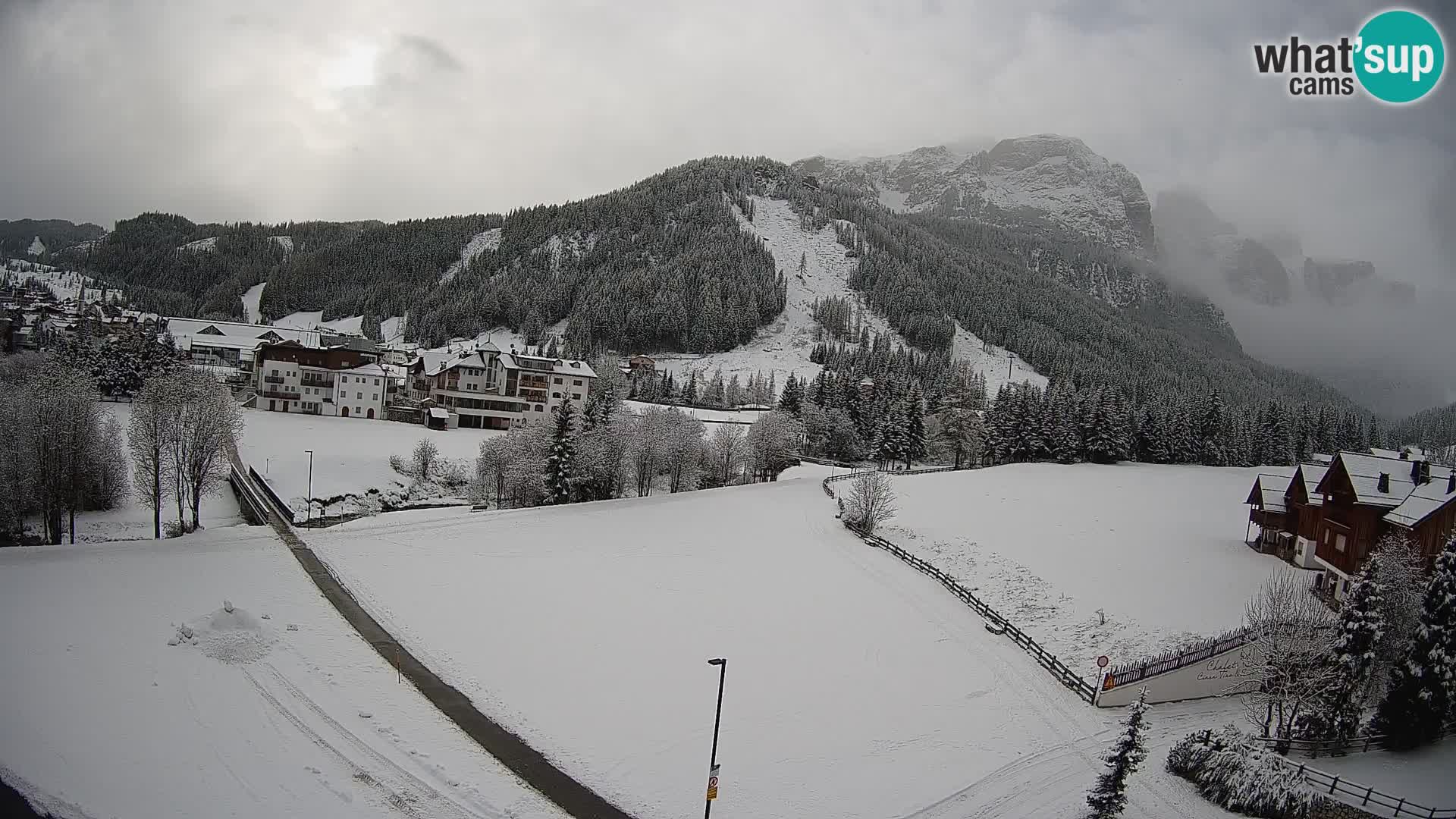 Kamera Corvara: Izjemen pogled na vrhove gorovja Sella v Dolomitih