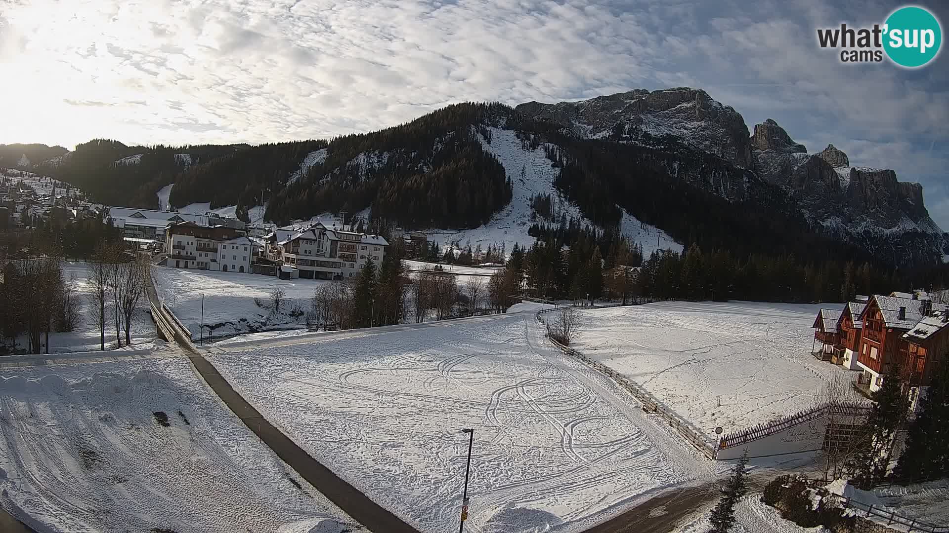 Kamera Corvara: Izjemen pogled na vrhove gorovja Sella v Dolomitih