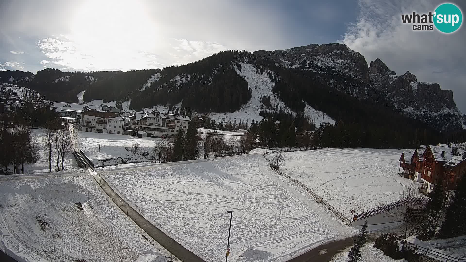 Kamera Corvara: Izjemen pogled na vrhove gorovja Sella v Dolomitih