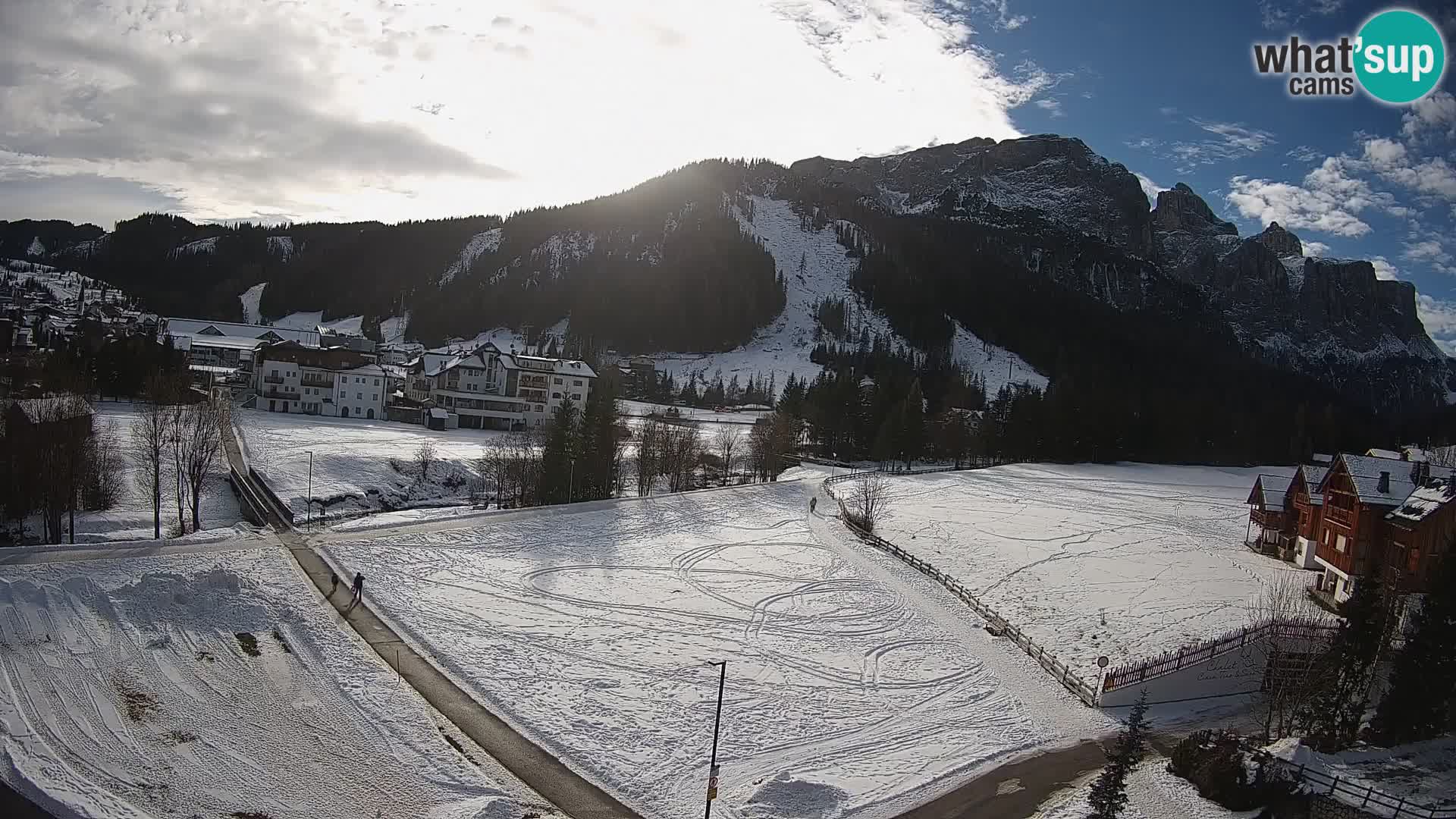 Kamera Corvara: Izjemen pogled na vrhove gorovja Sella v Dolomitih