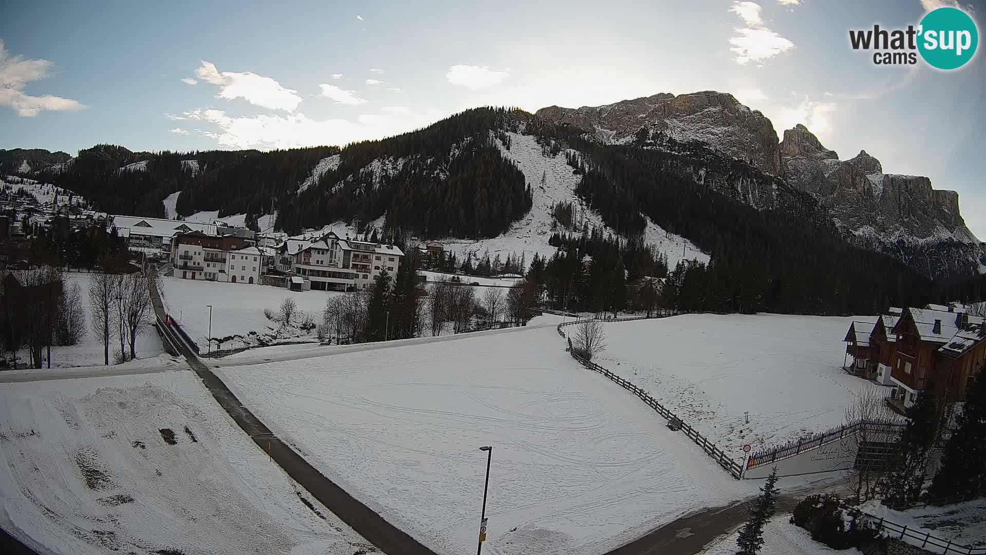 Kamera Corvara: Izjemen pogled na vrhove gorovja Sella v Dolomitih