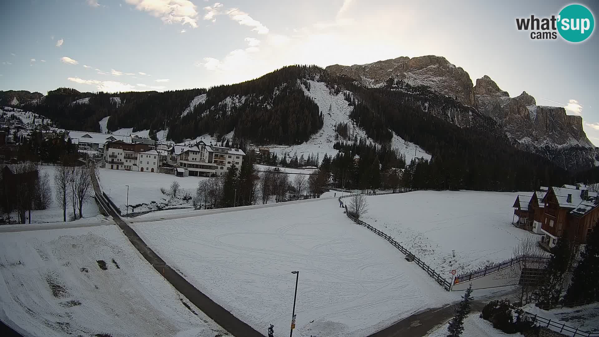 Kamera Corvara: Izjemen pogled na vrhove gorovja Sella v Dolomitih