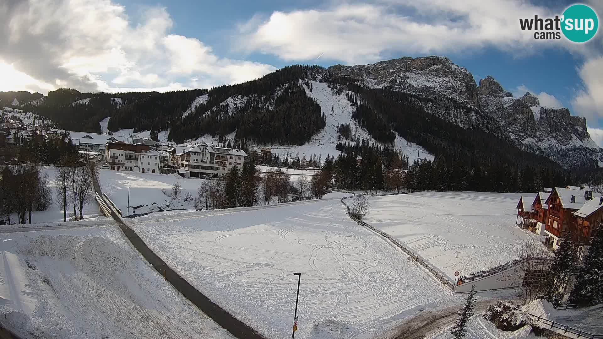 Kamera Corvara: Izjemen pogled na vrhove gorovja Sella v Dolomitih