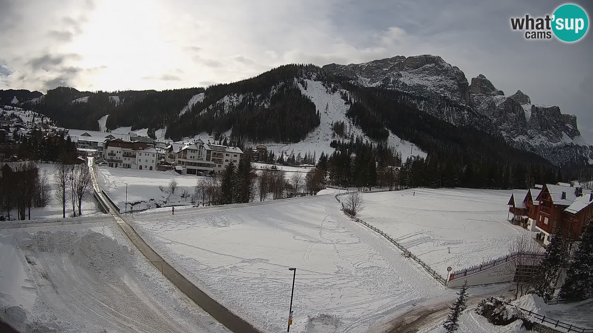 Kamera Corvara: Izjemen pogled na vrhove gorovja Sella v Dolomitih