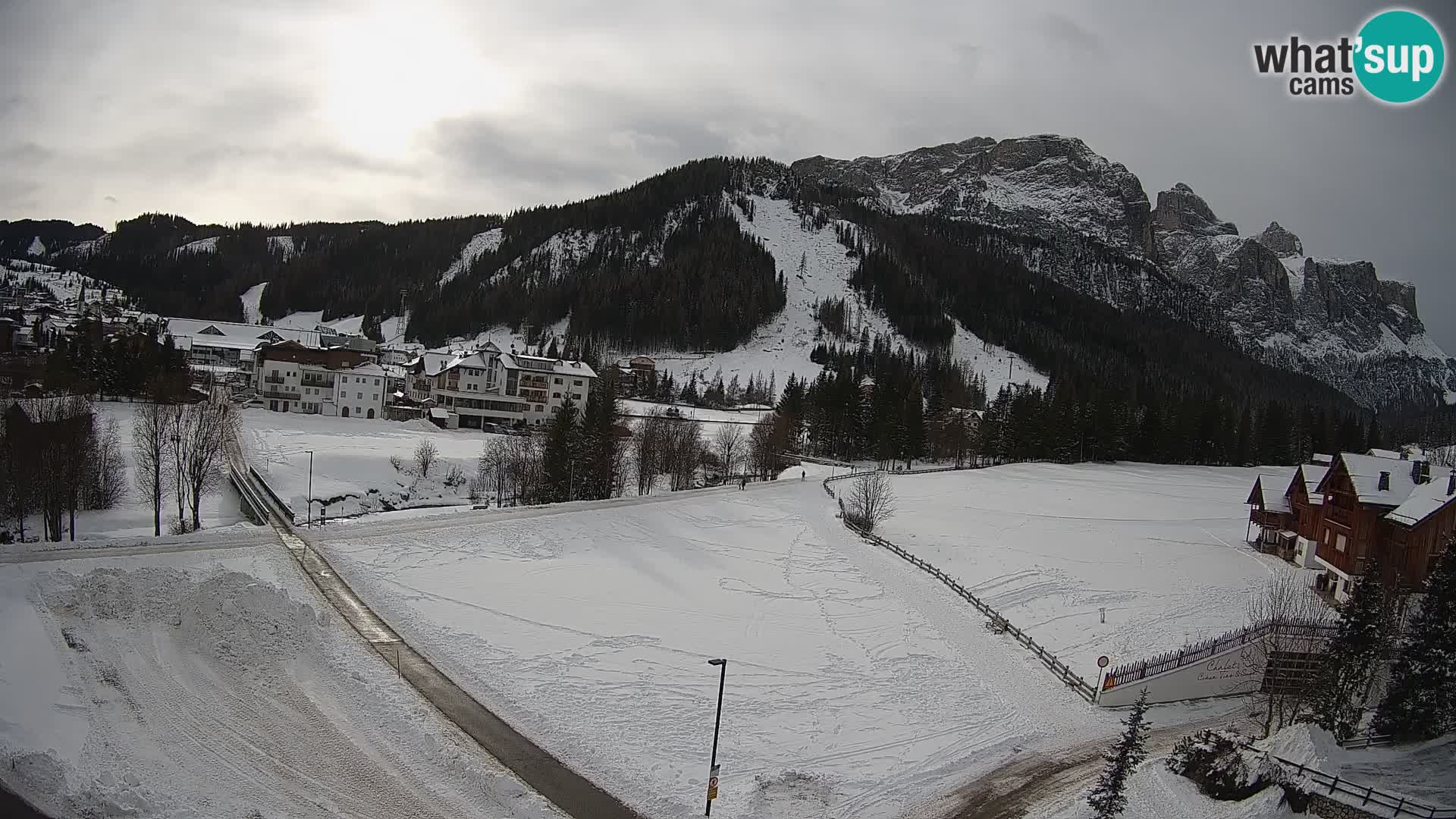 Kamera Corvara: Izjemen pogled na vrhove gorovja Sella v Dolomitih