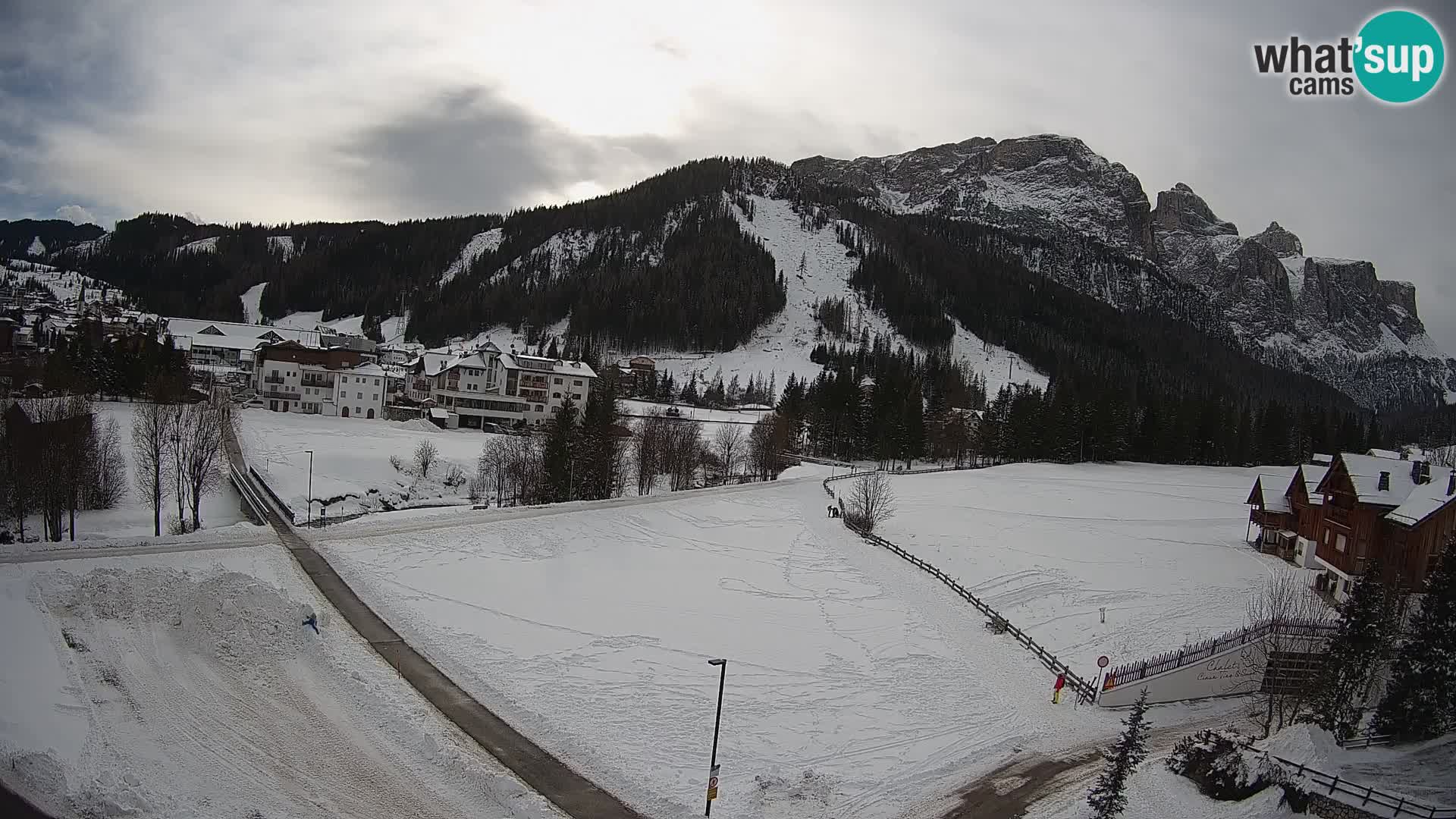 Kamera Corvara: Izjemen pogled na vrhove gorovja Sella v Dolomitih