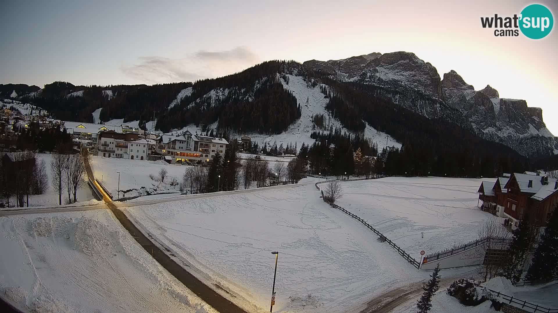 Live cam Corvara | Vues spectaculaires sur le groupe Sella