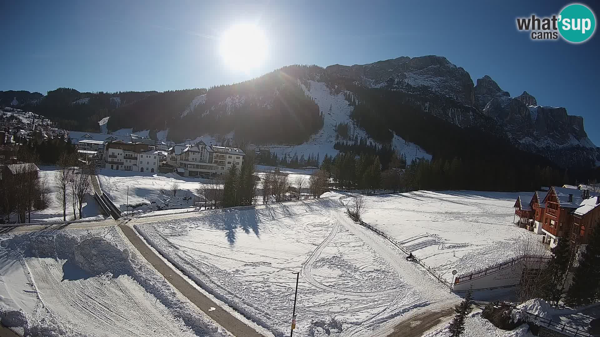 Kamera Corvara: Izjemen pogled na vrhove gorovja Sella v Dolomitih