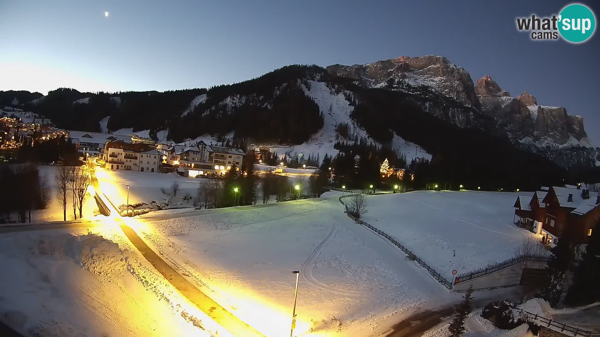 Kamera Corvara: Izjemen pogled na vrhove gorovja Sella v Dolomitih