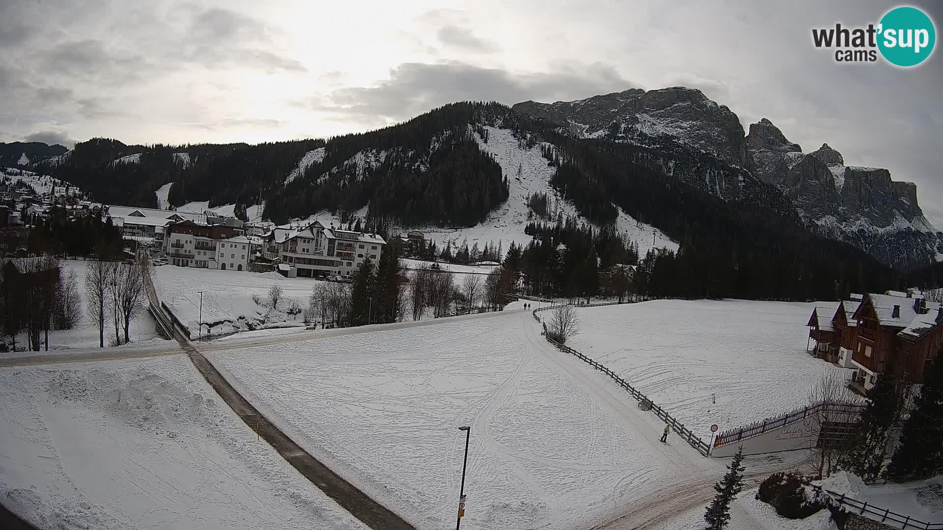 Kamera Corvara: Izjemen pogled na vrhove gorovja Sella v Dolomitih