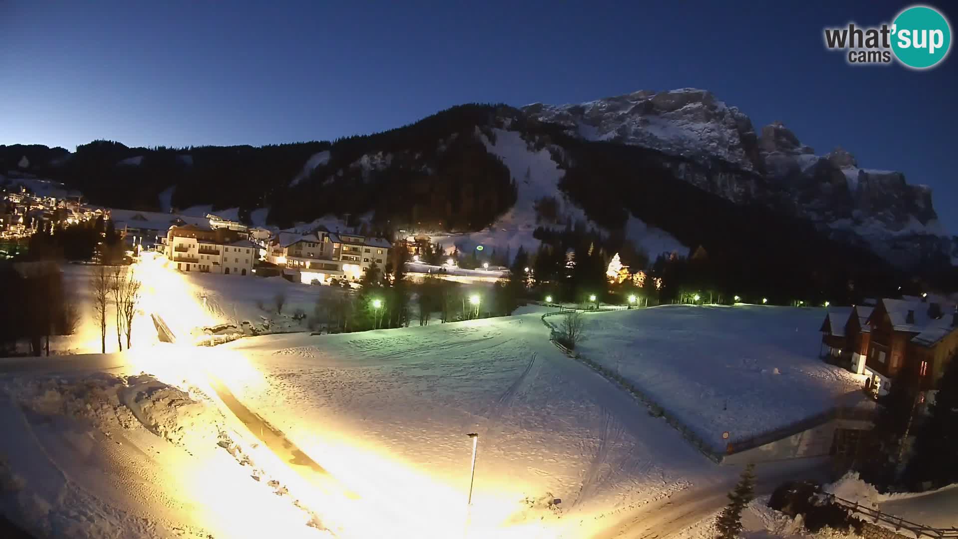 Kamera Corvara: Izjemen pogled na vrhove gorovja Sella v Dolomitih