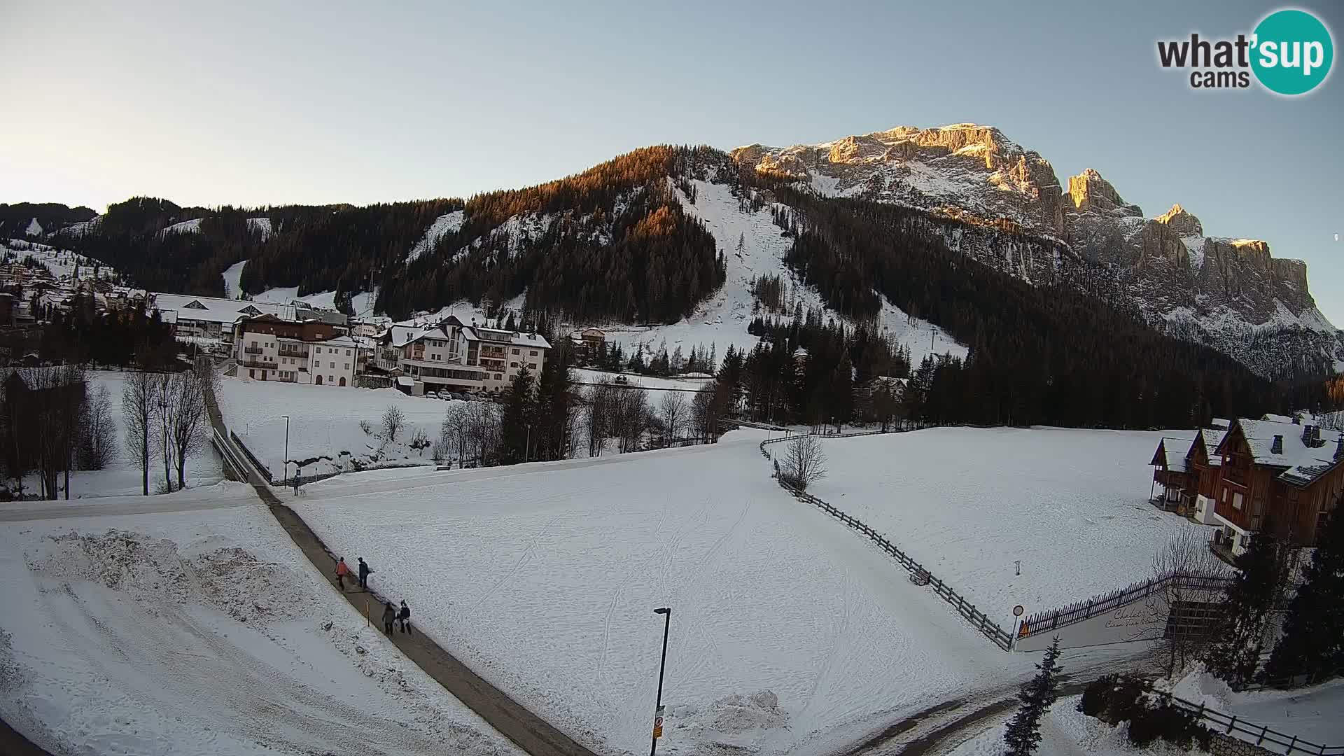 Kamera Corvara: Izjemen pogled na vrhove gorovja Sella v Dolomitih