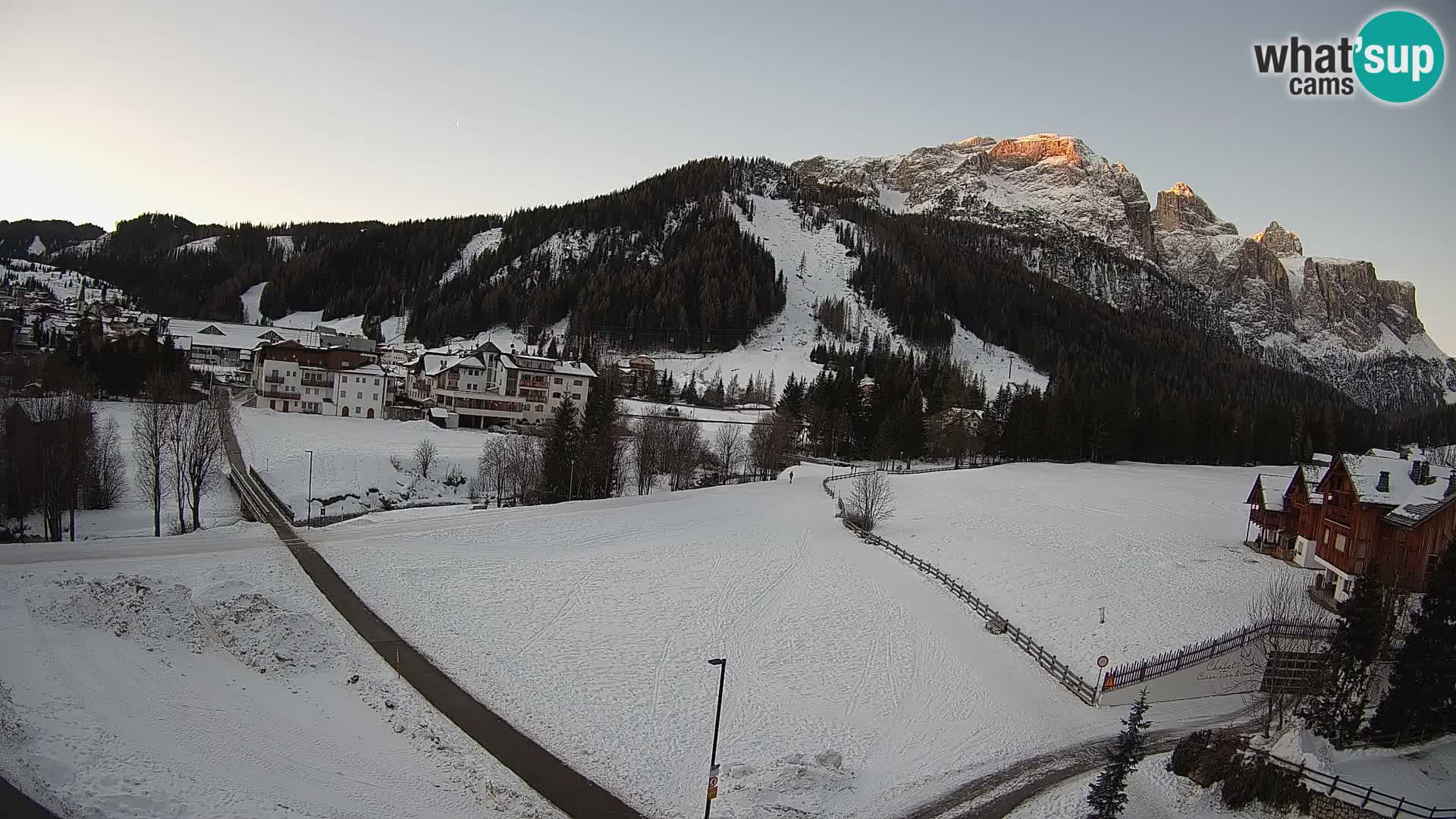 Live cam Corvara | Vues spectaculaires sur le groupe Sella