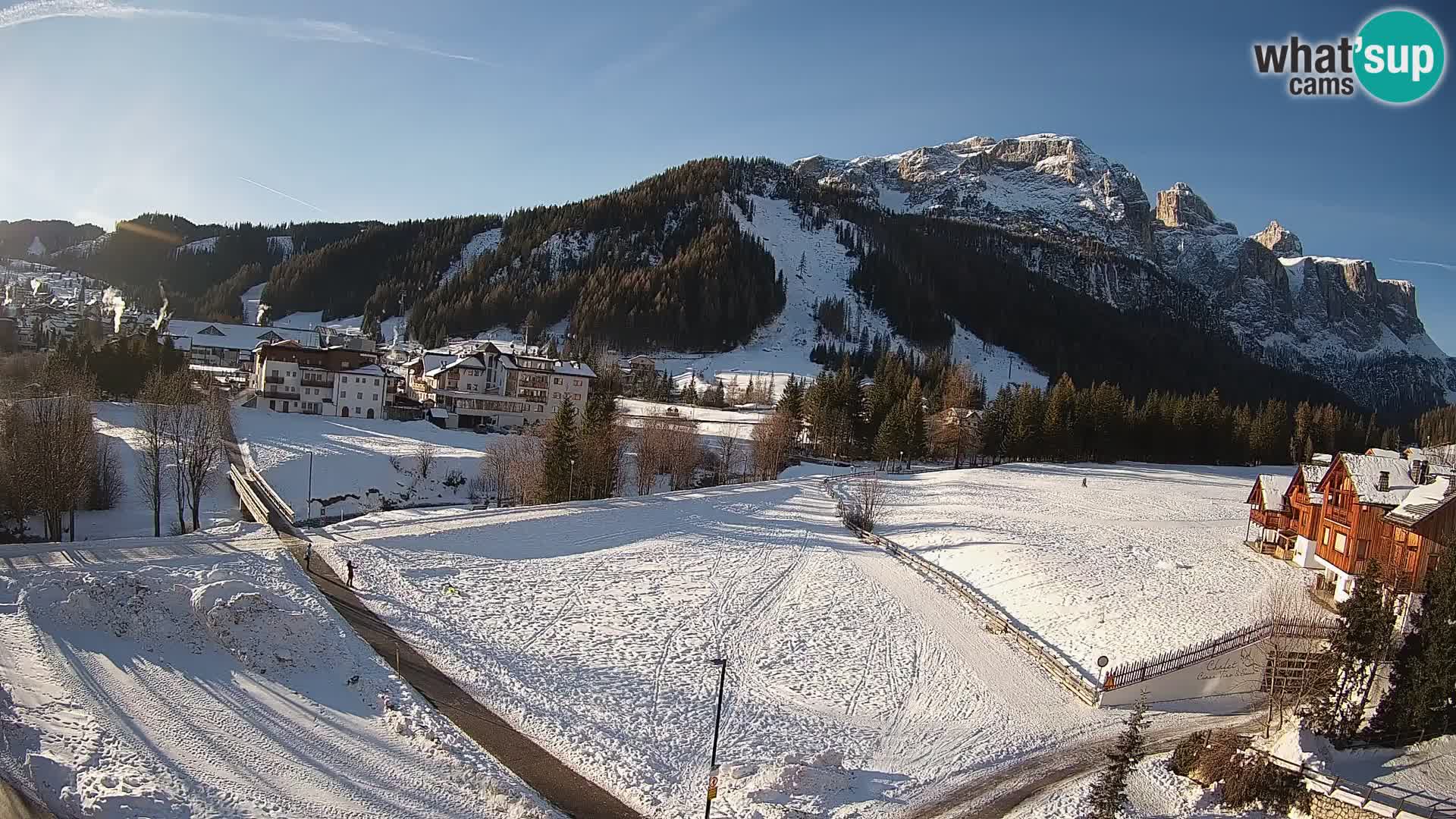 Kamera Corvara: Izjemen pogled na vrhove gorovja Sella v Dolomitih