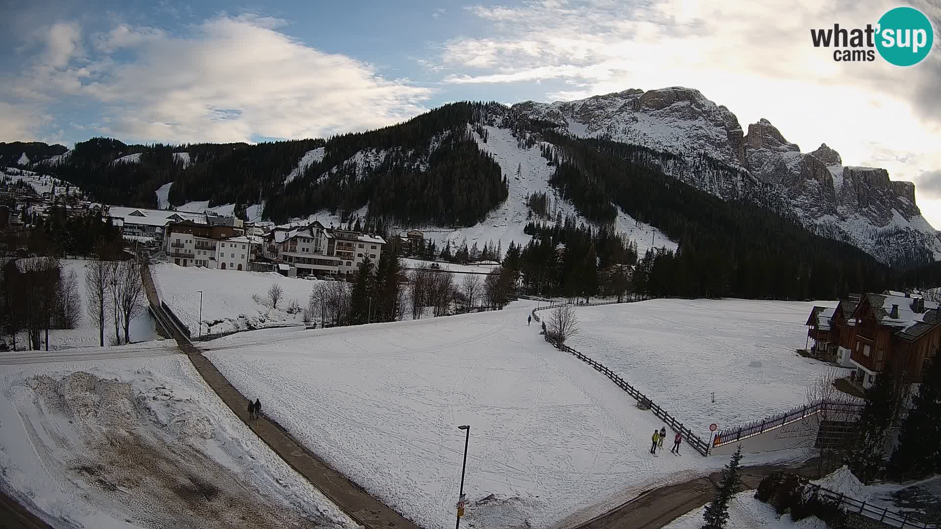 Kamera Corvara: Izjemen pogled na vrhove gorovja Sella v Dolomitih