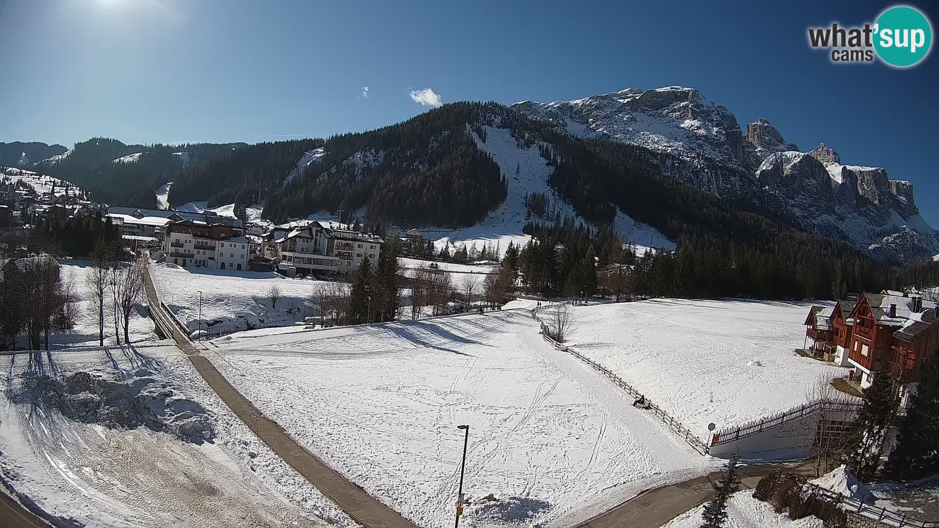 Kamera Corvara: Izjemen pogled na vrhove gorovja Sella v Dolomitih