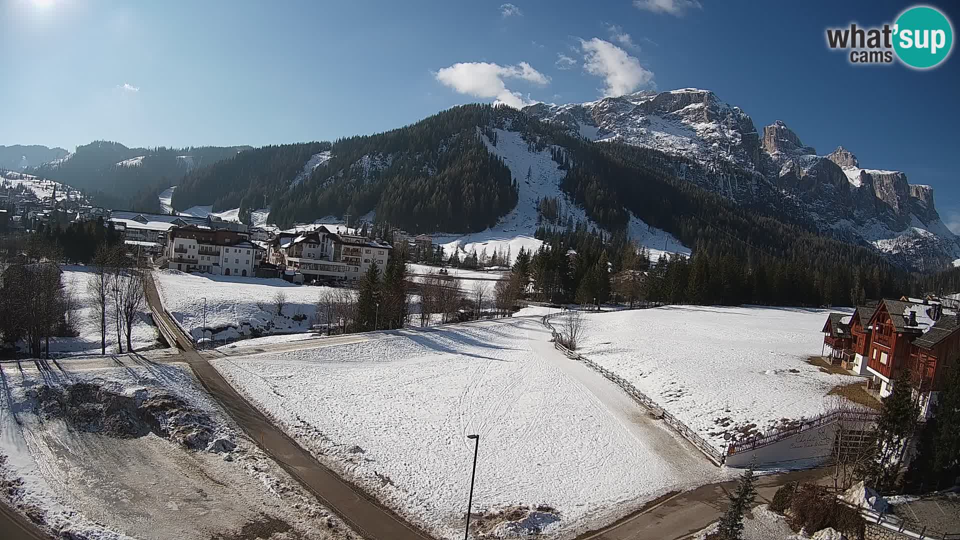 Kamera Corvara: Izjemen pogled na vrhove gorovja Sella v Dolomitih