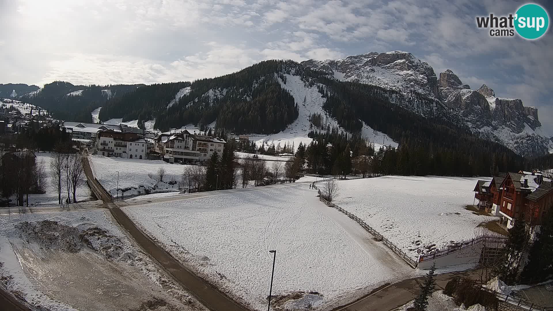 Kamera Corvara: Izjemen pogled na vrhove gorovja Sella v Dolomitih