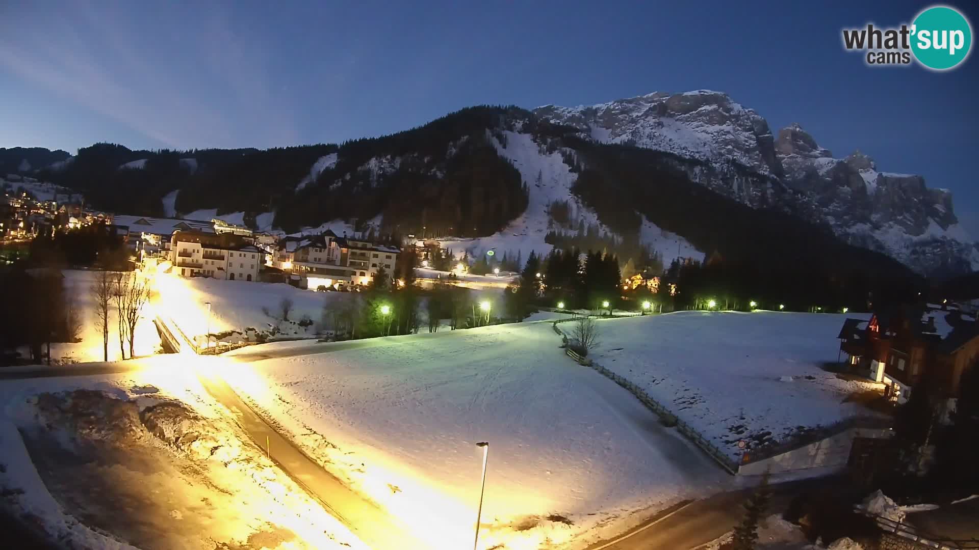 Kamera Corvara: Izjemen pogled na vrhove gorovja Sella v Dolomitih