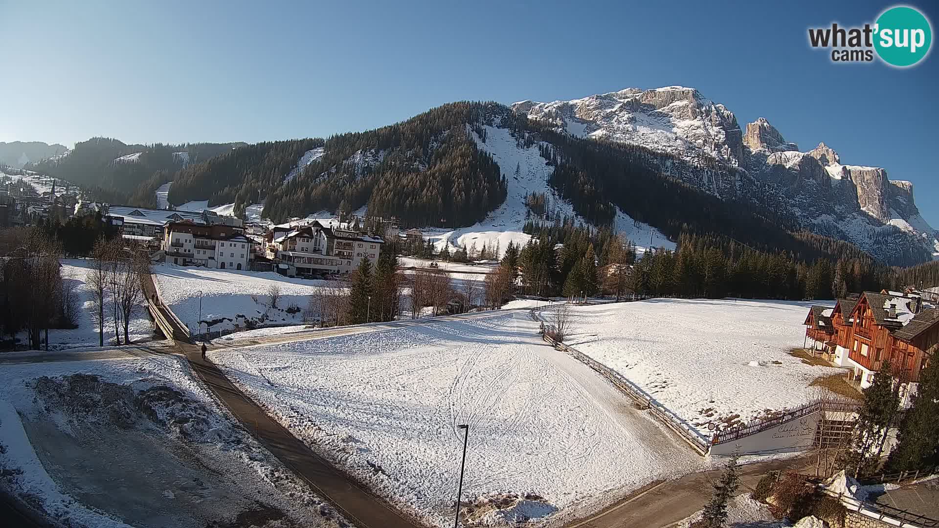 Kamera Corvara: Izjemen pogled na vrhove gorovja Sella v Dolomitih