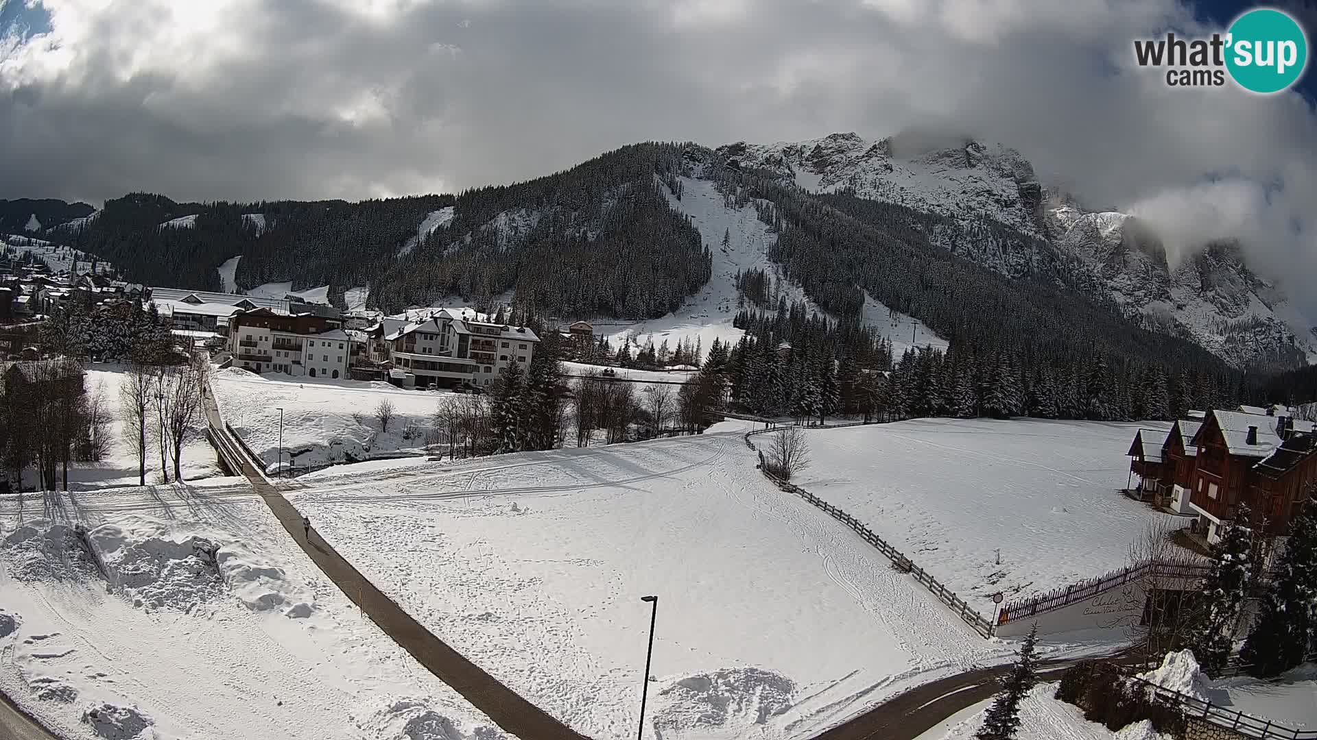 Live cam Corvara | Vues spectaculaires sur le groupe Sella