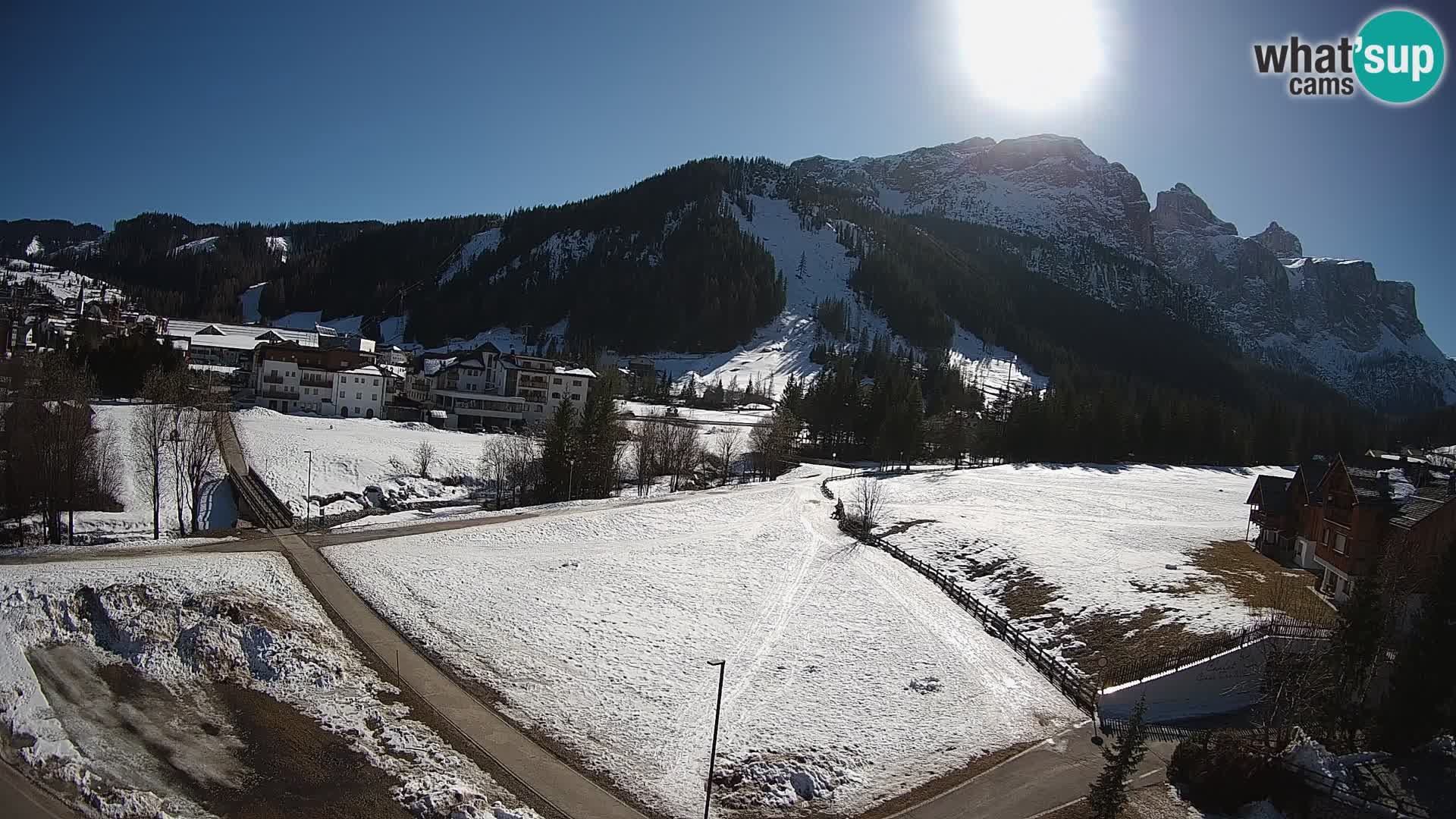 Kamera Corvara: Izjemen pogled na vrhove gorovja Sella v Dolomitih