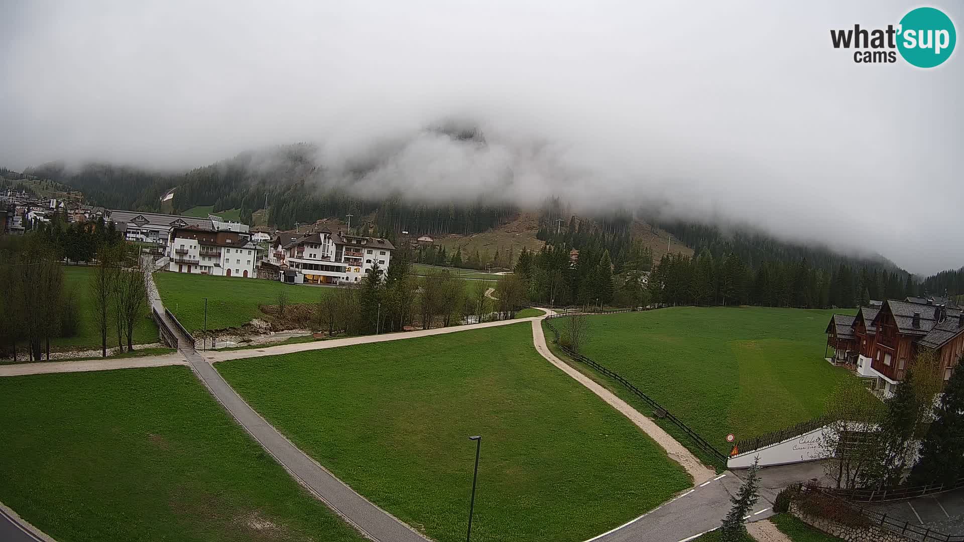 Kamera Corvara: Izjemen pogled na vrhove gorovja Sella v Dolomitih