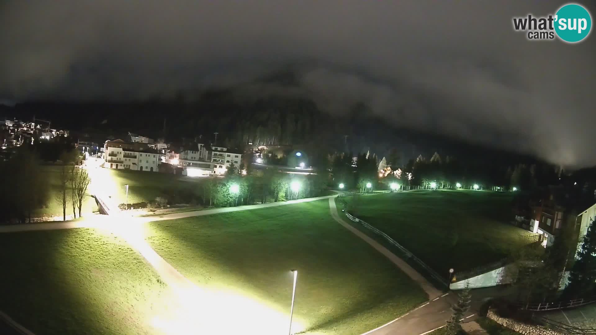 Kamera Corvara: Izjemen pogled na vrhove gorovja Sella v Dolomitih