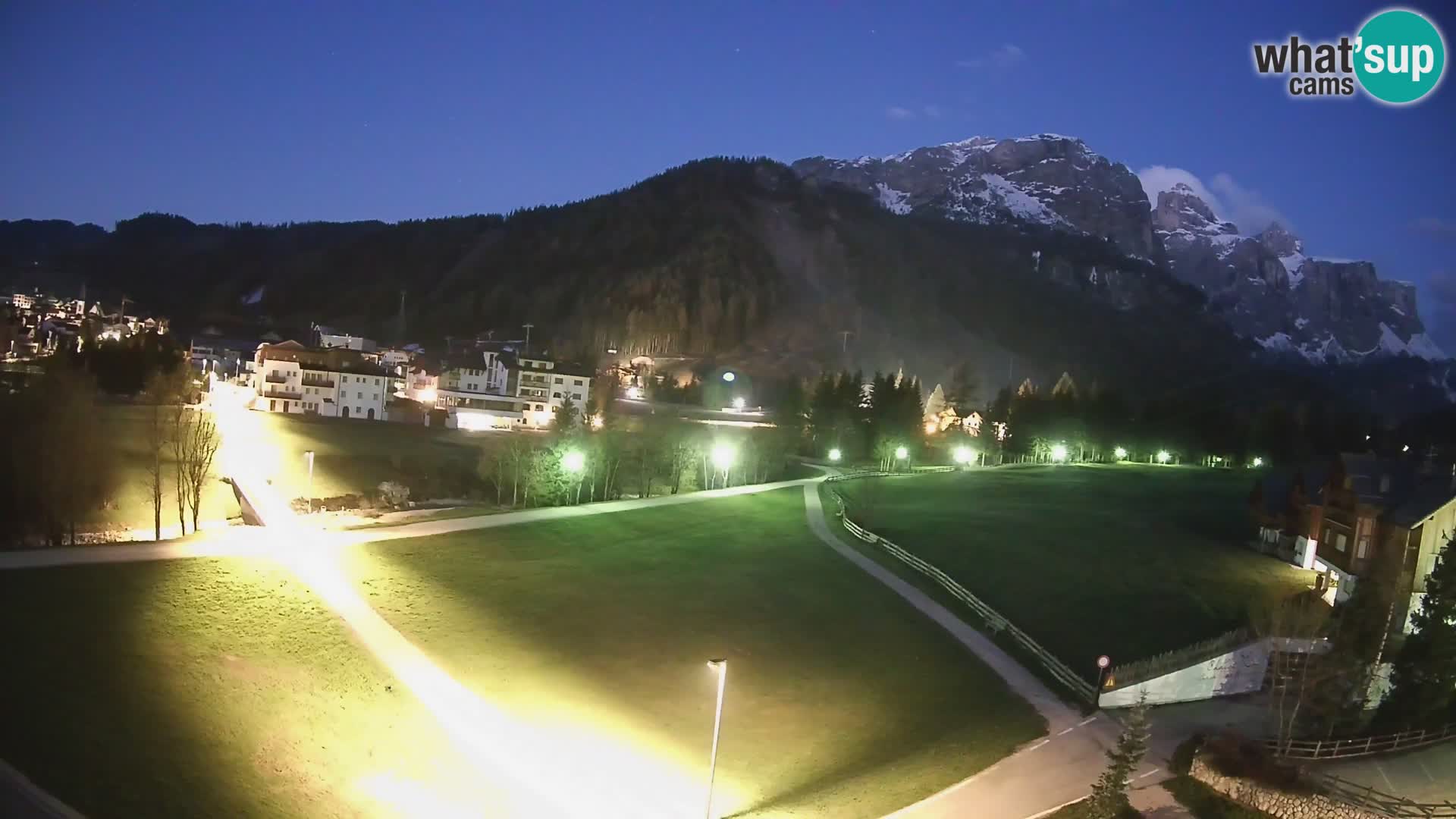 Live cam Corvara | Vues spectaculaires sur le groupe Sella