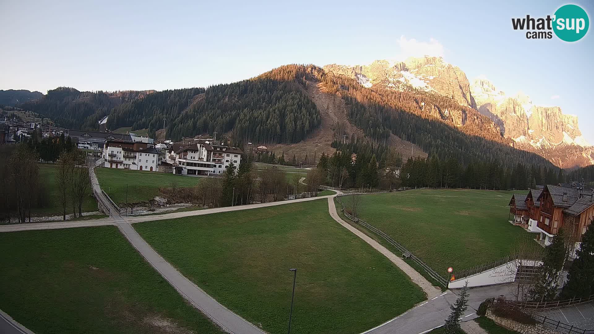 Live cam Corvara | Vues spectaculaires sur le groupe Sella
