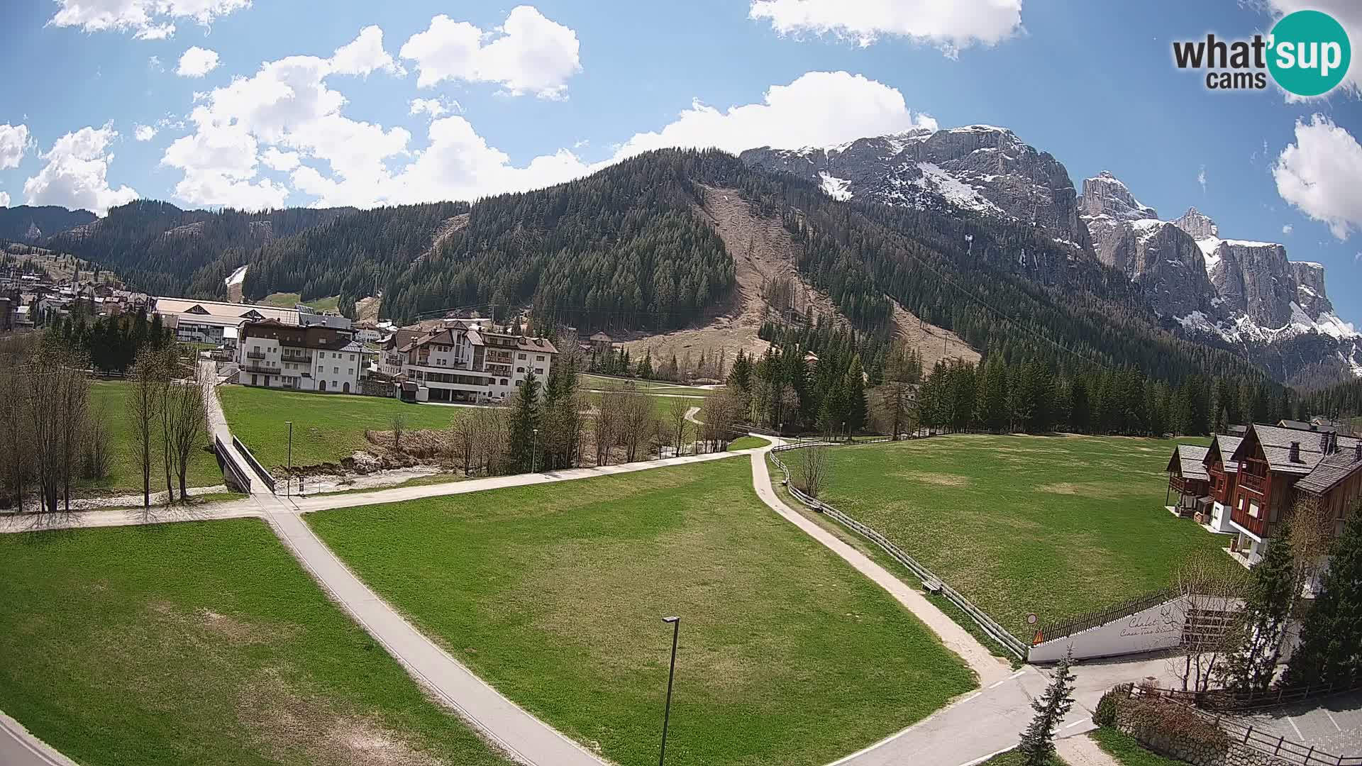 Kamera Corvara: Izjemen pogled na vrhove gorovja Sella v Dolomitih