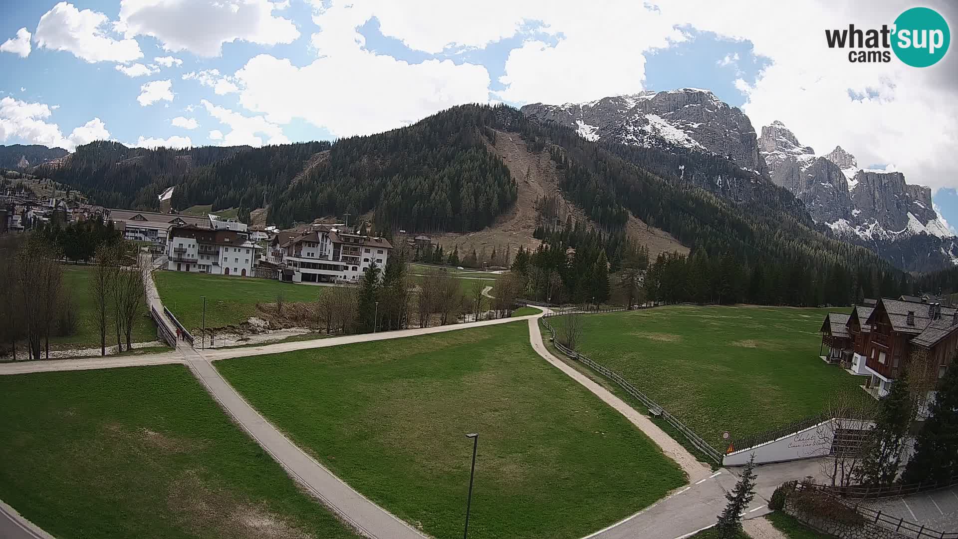 Kamera Corvara: Izjemen pogled na vrhove gorovja Sella v Dolomitih