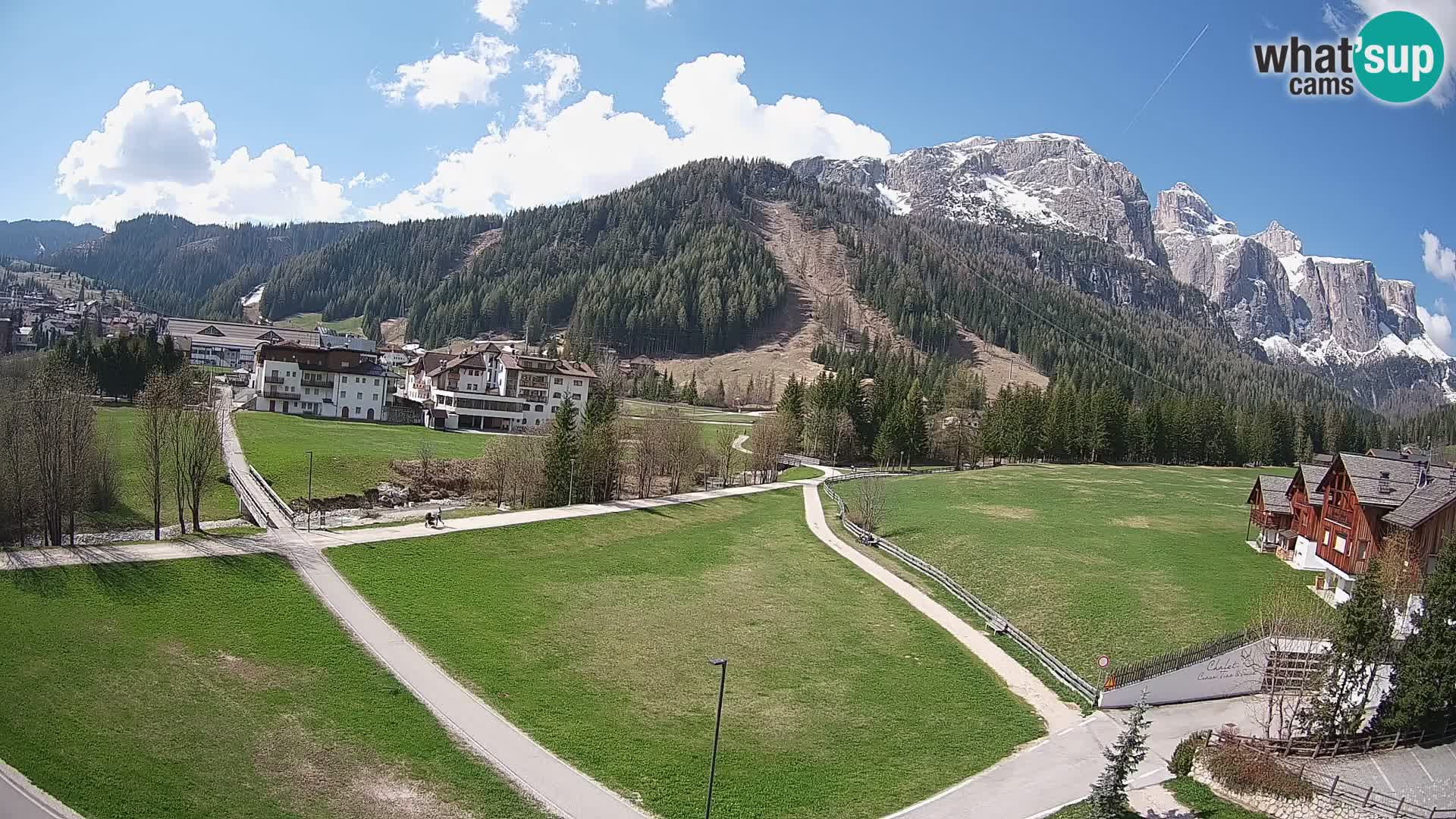 Kamera Corvara: Izjemen pogled na vrhove gorovja Sella v Dolomitih