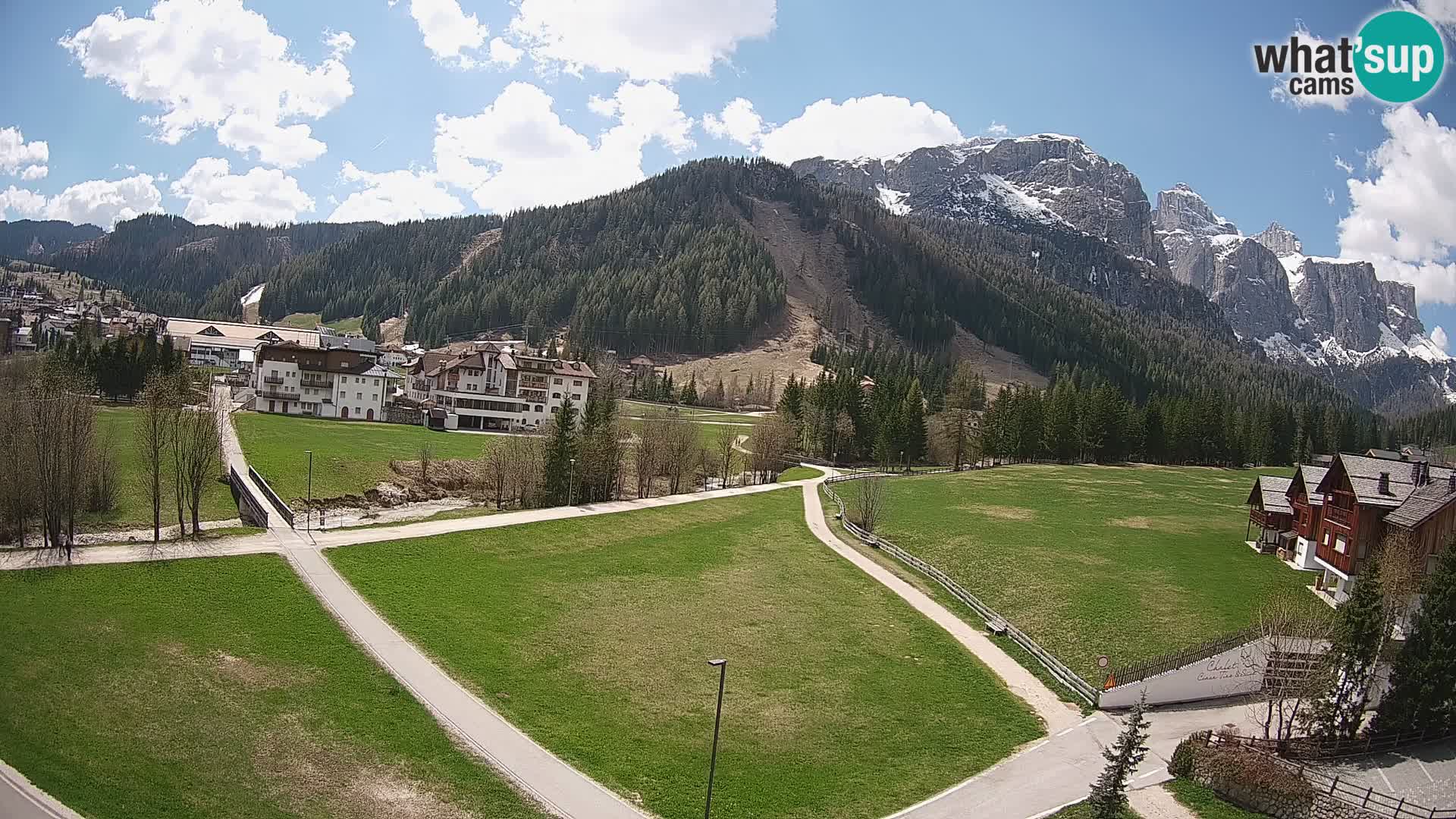 Kamera Corvara: Izjemen pogled na vrhove gorovja Sella v Dolomitih
