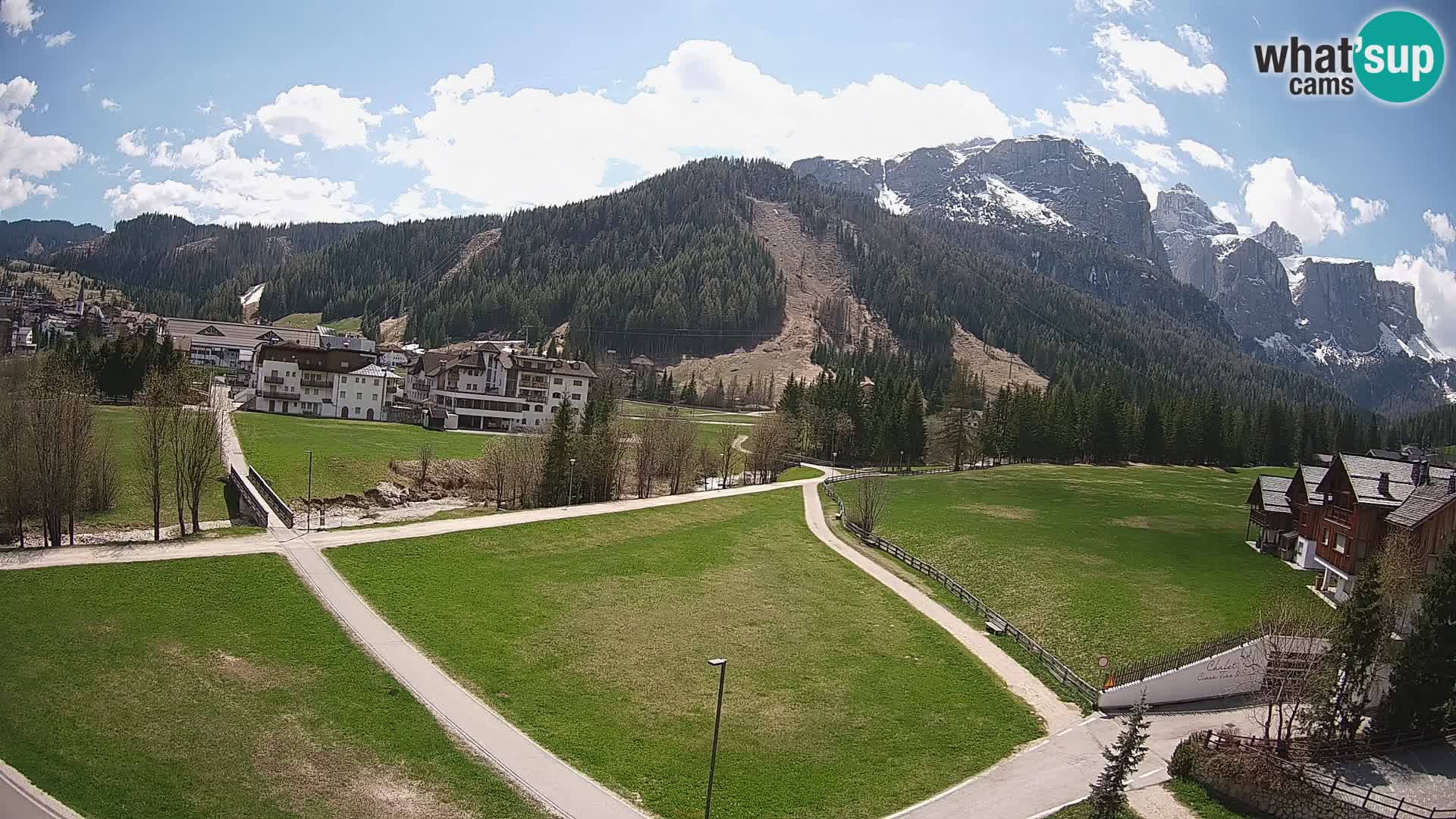 Kamera Corvara: Izjemen pogled na vrhove gorovja Sella v Dolomitih