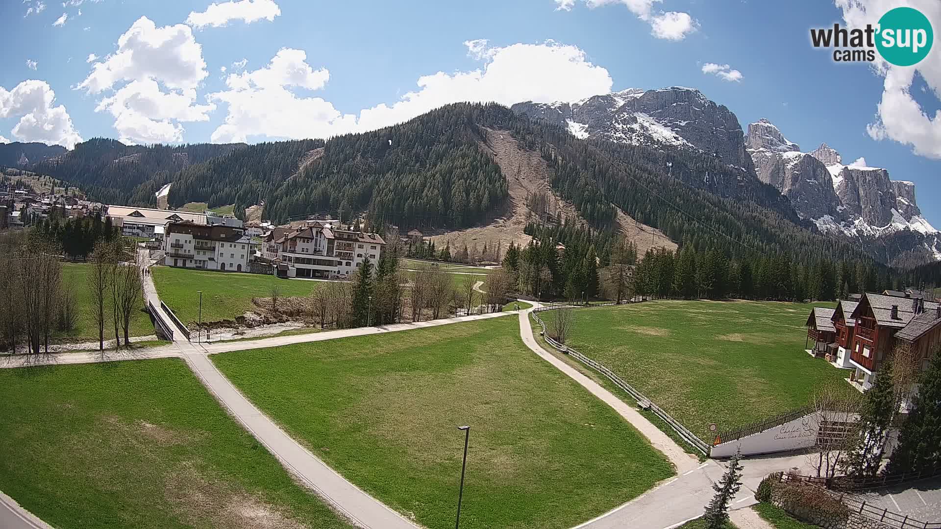 Kamera Corvara: Izjemen pogled na vrhove gorovja Sella v Dolomitih