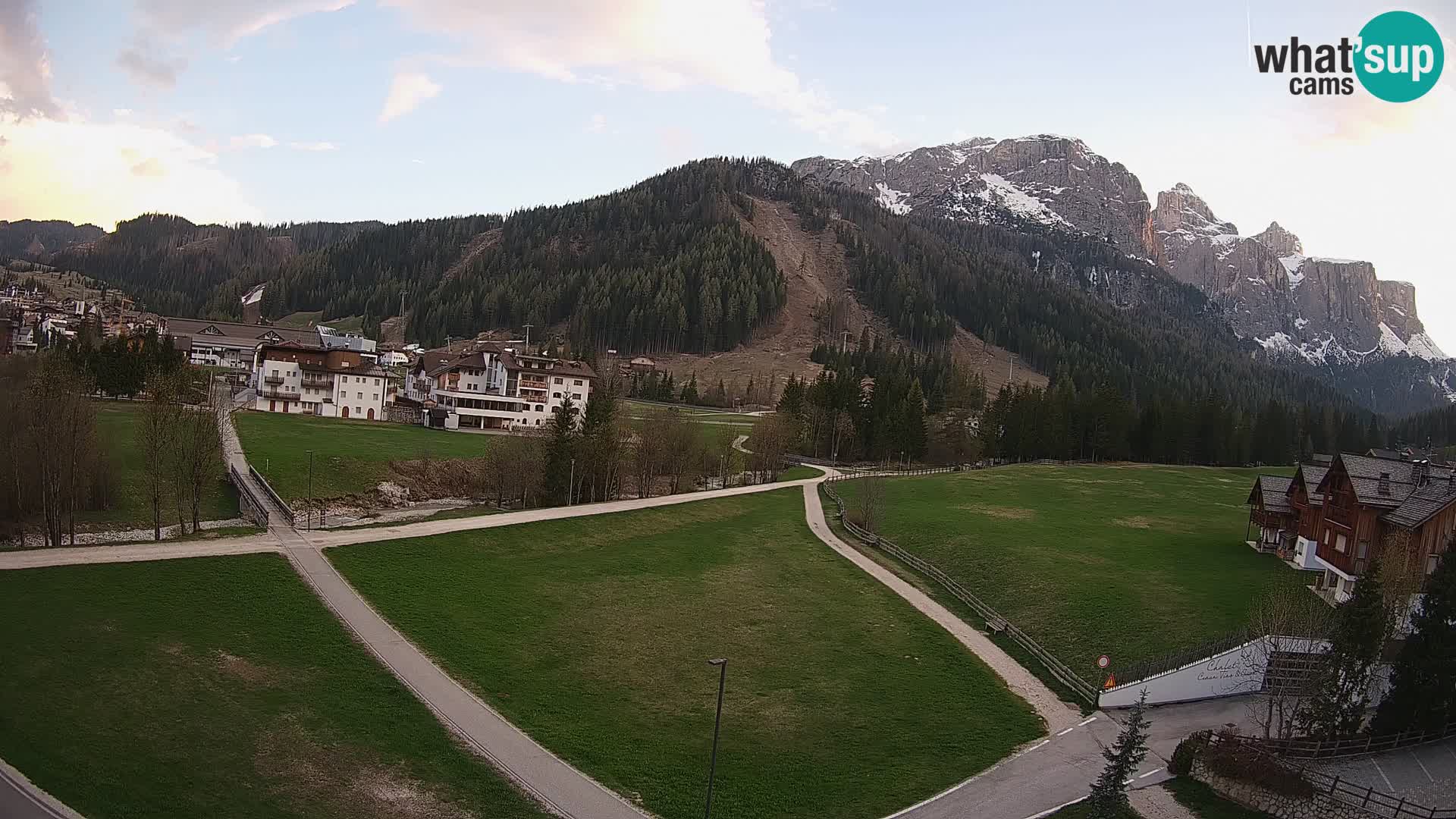 Live cam Corvara | Vues spectaculaires sur le groupe Sella