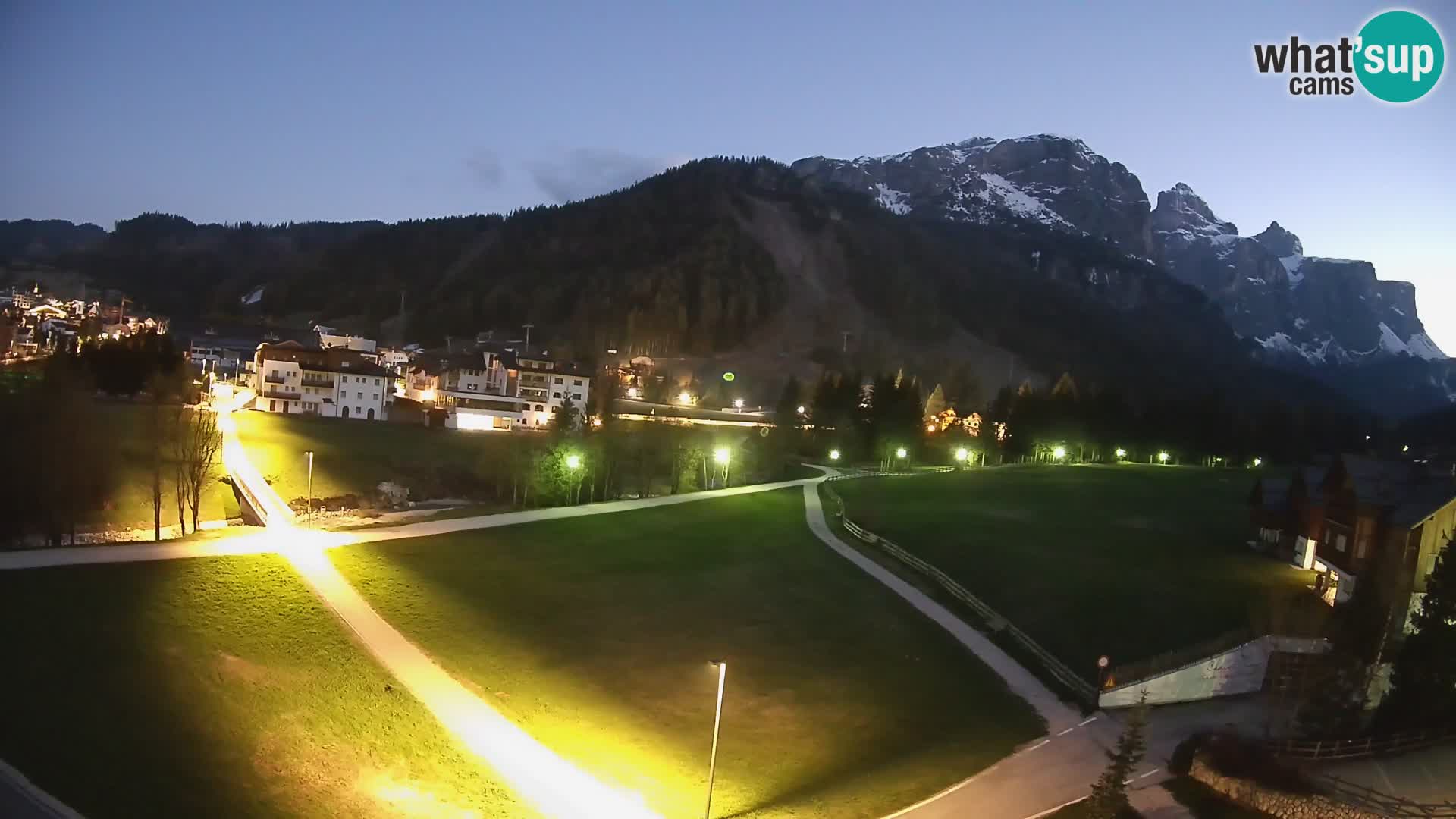 Kamera Corvara: Izjemen pogled na vrhove gorovja Sella v Dolomitih