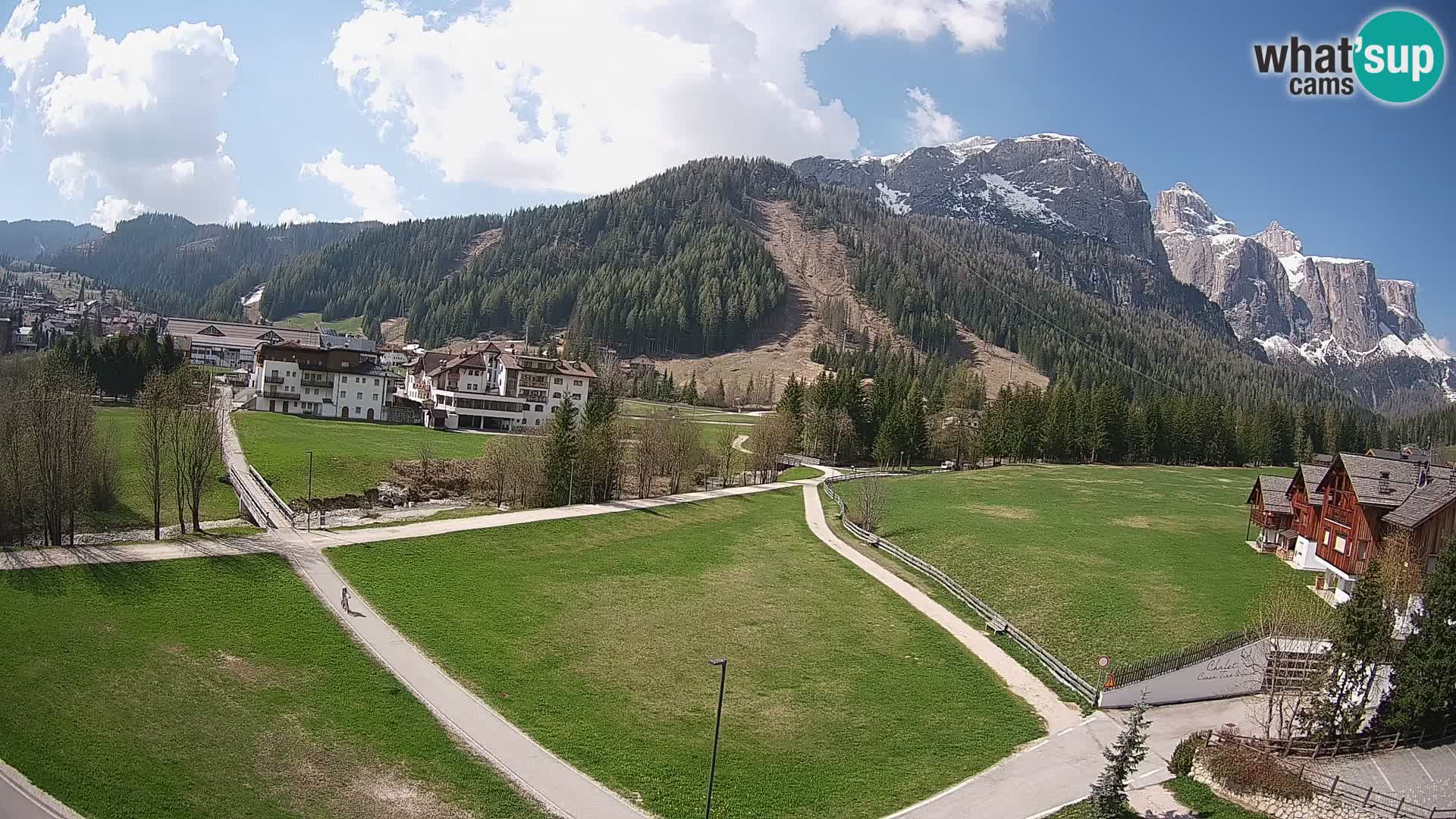 Kamera Corvara: Izjemen pogled na vrhove gorovja Sella v Dolomitih