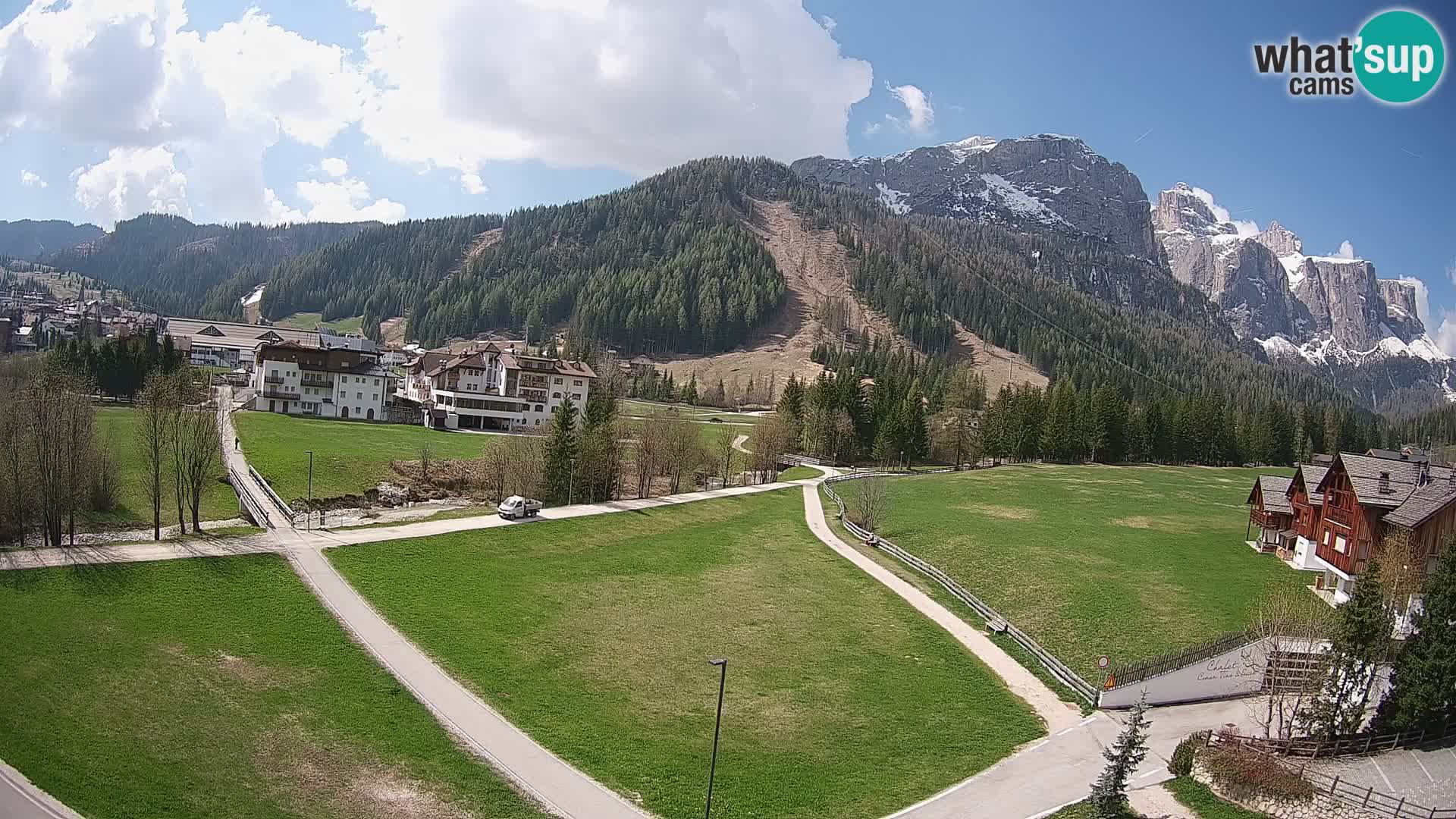 Kamera Corvara: Izjemen pogled na vrhove gorovja Sella v Dolomitih