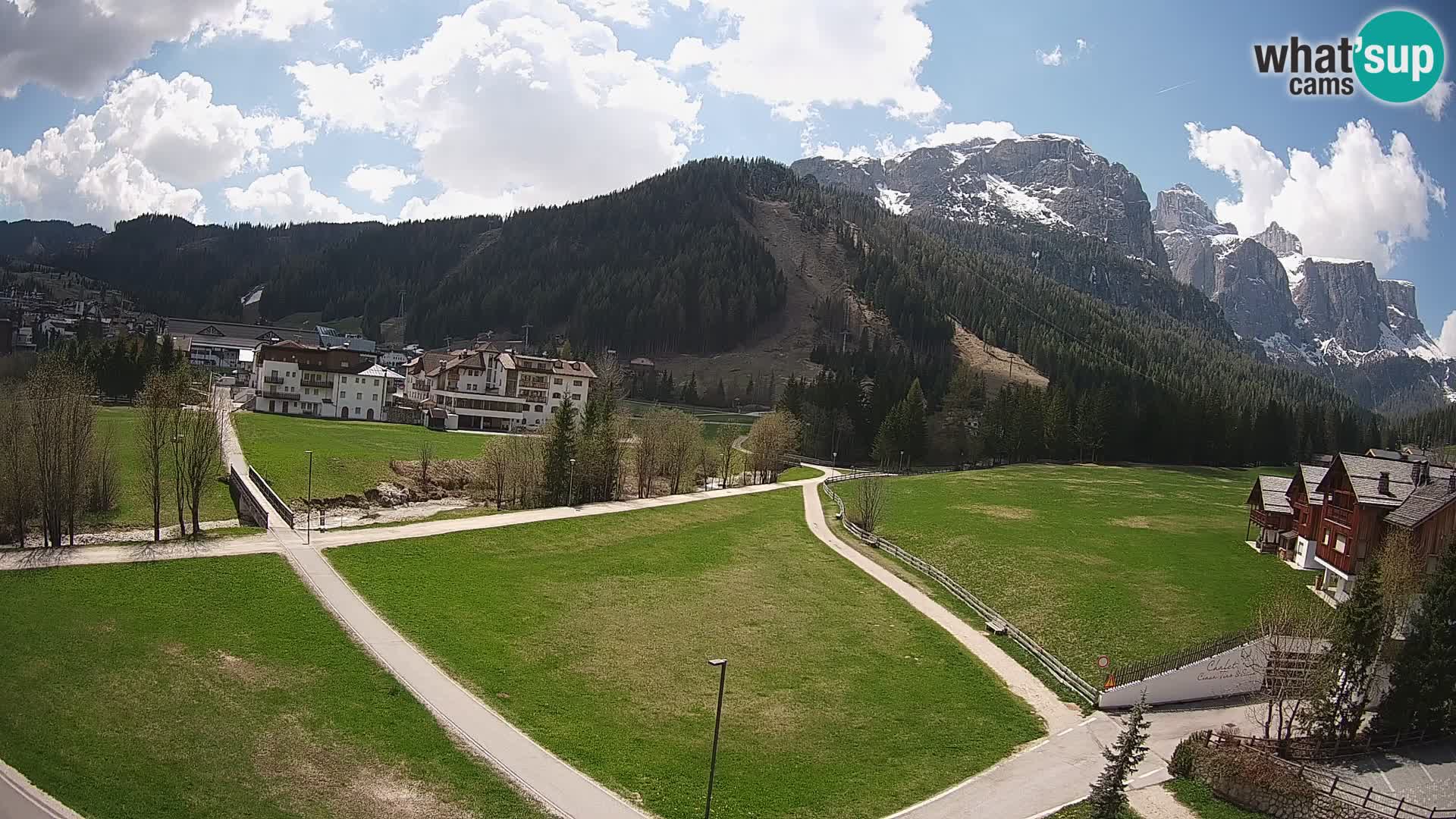Kamera Corvara: Izjemen pogled na vrhove gorovja Sella v Dolomitih